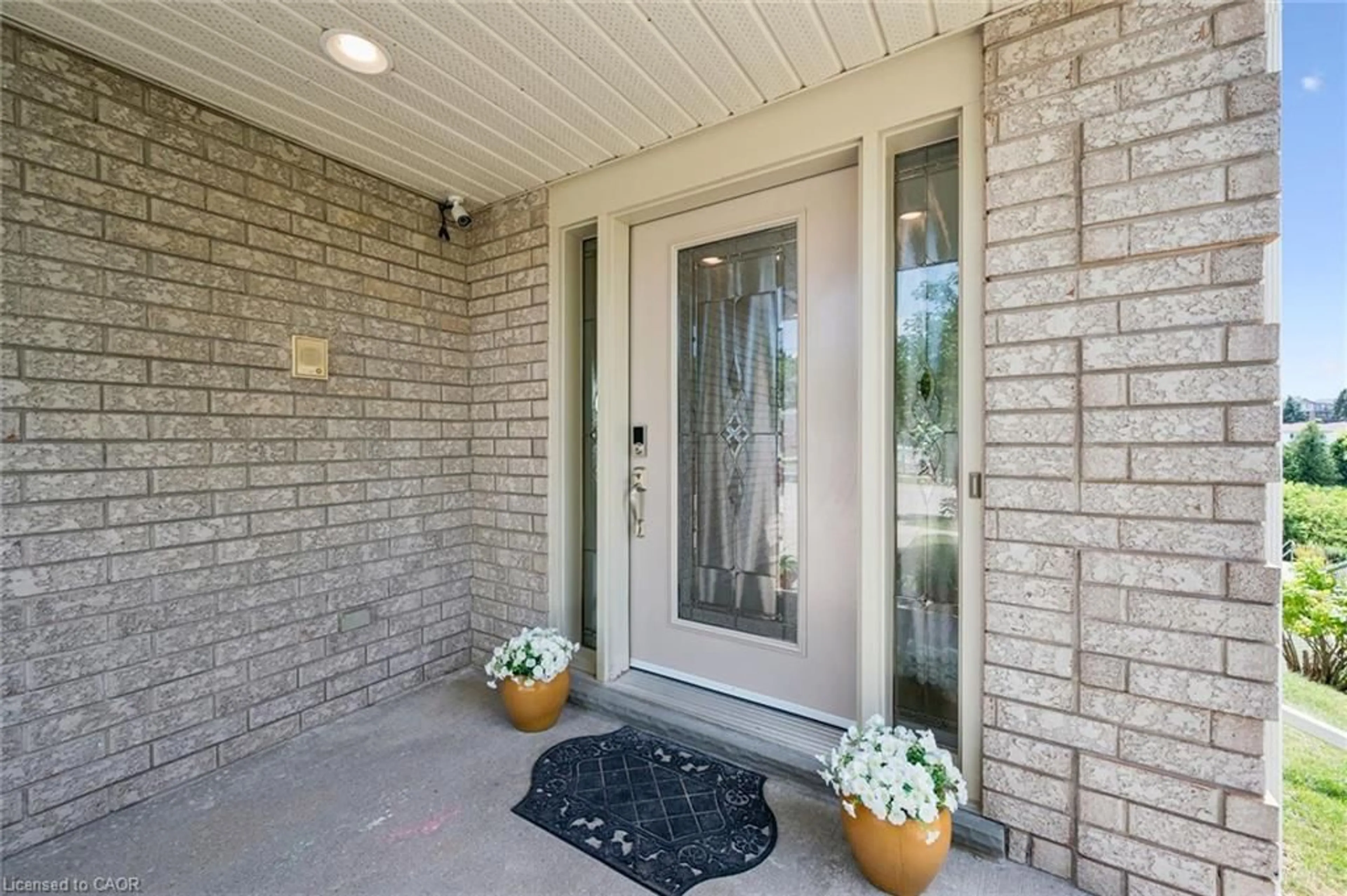 Indoor entryway for 426 Hidden Creek Dr, Kitchener Ontario N2N 3N2