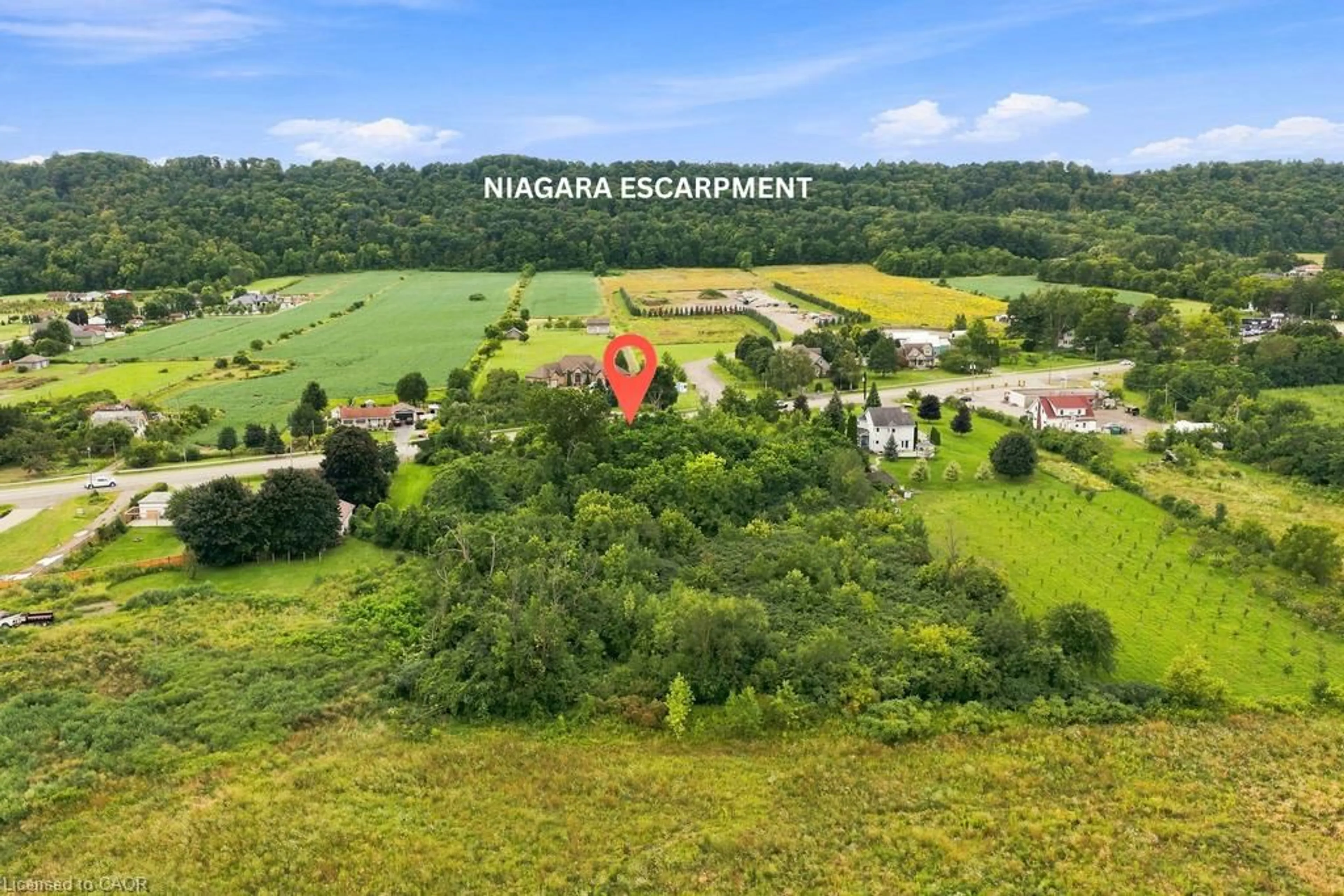 A pic from outside/outdoor area/front of a property/back of a property/a pic from drone, mountain view for 1109 Highway 8, Stoney Creek Ontario L8E 5H8