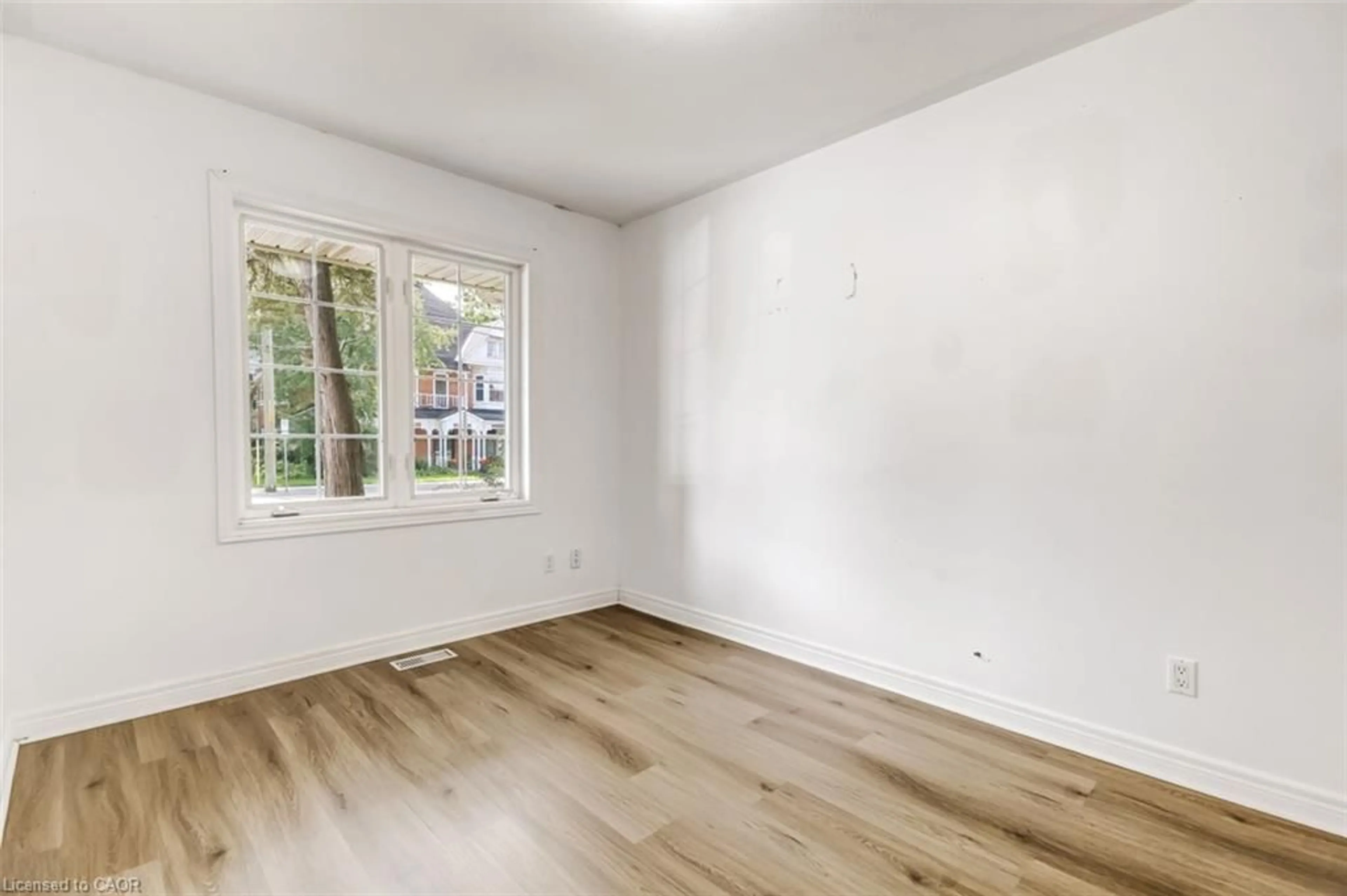 A pic of a room for 177 Church St, Delhi Ontario N4B 1W2