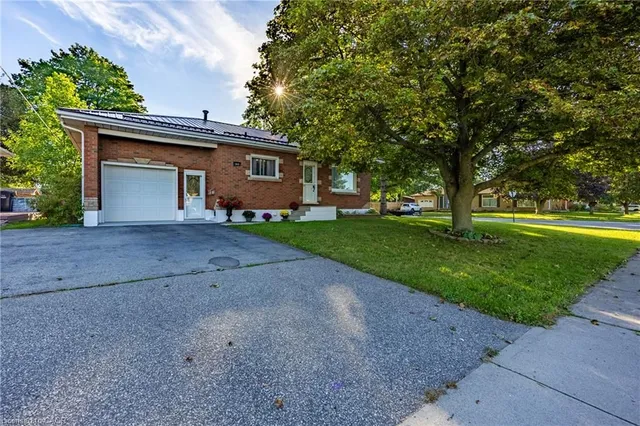 343 Delcrest Ave, Delhi 2