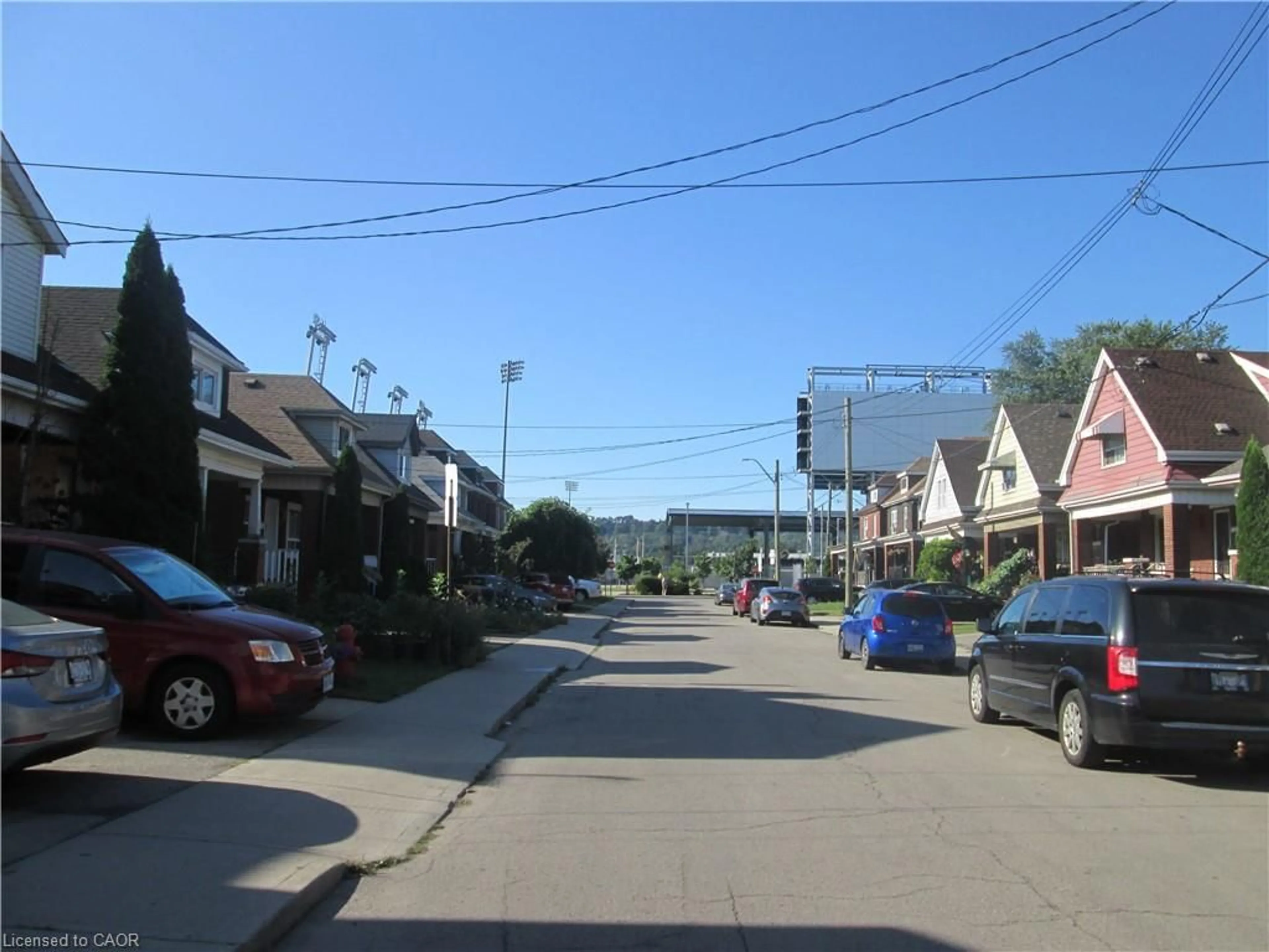 Blurry image for 156 Leinster Ave, Hamilton Ontario L8L 6X9