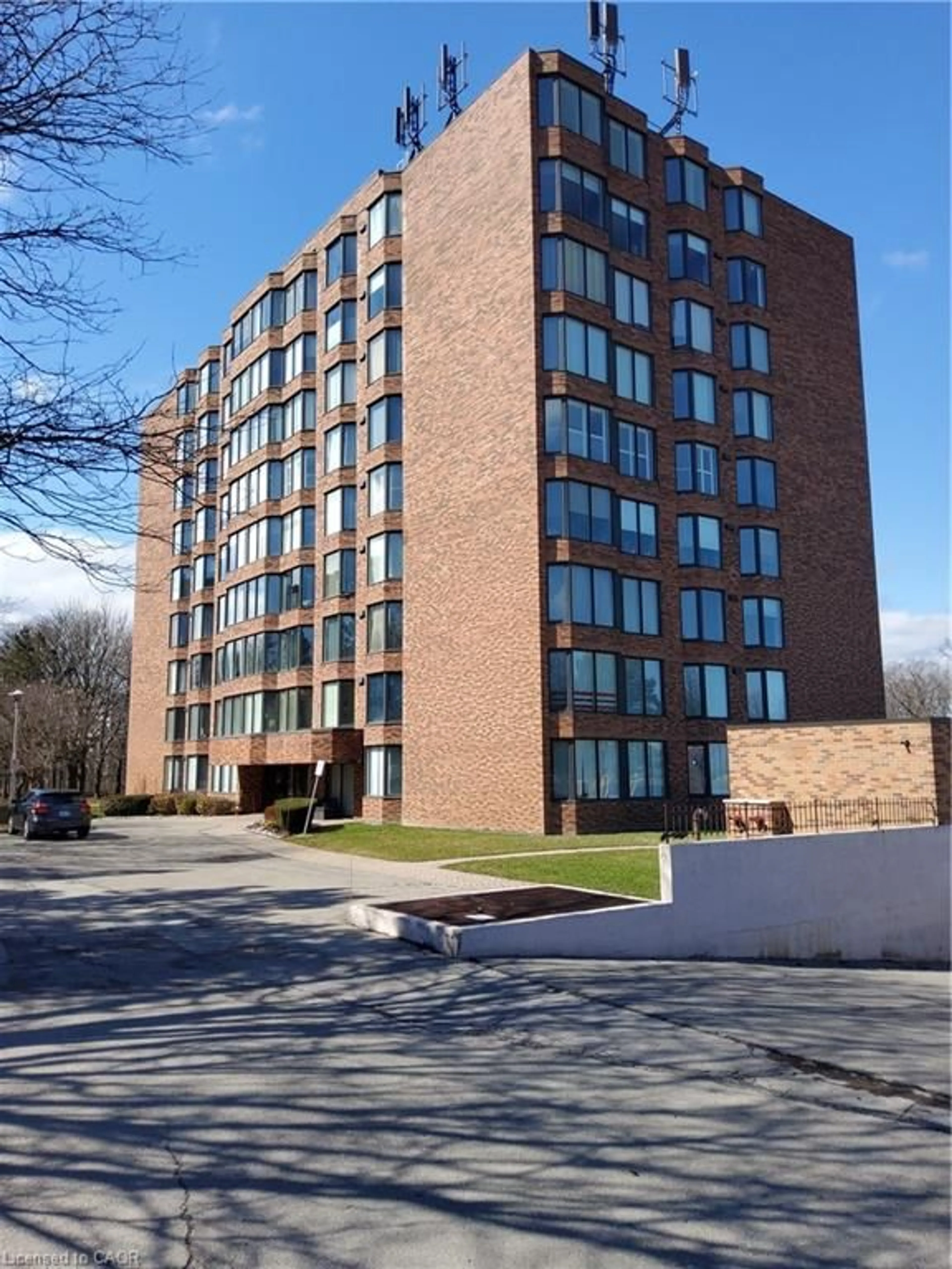 Unknown for 180 Limeridge Rd #401, Hamilton Ontario L9C 7H7