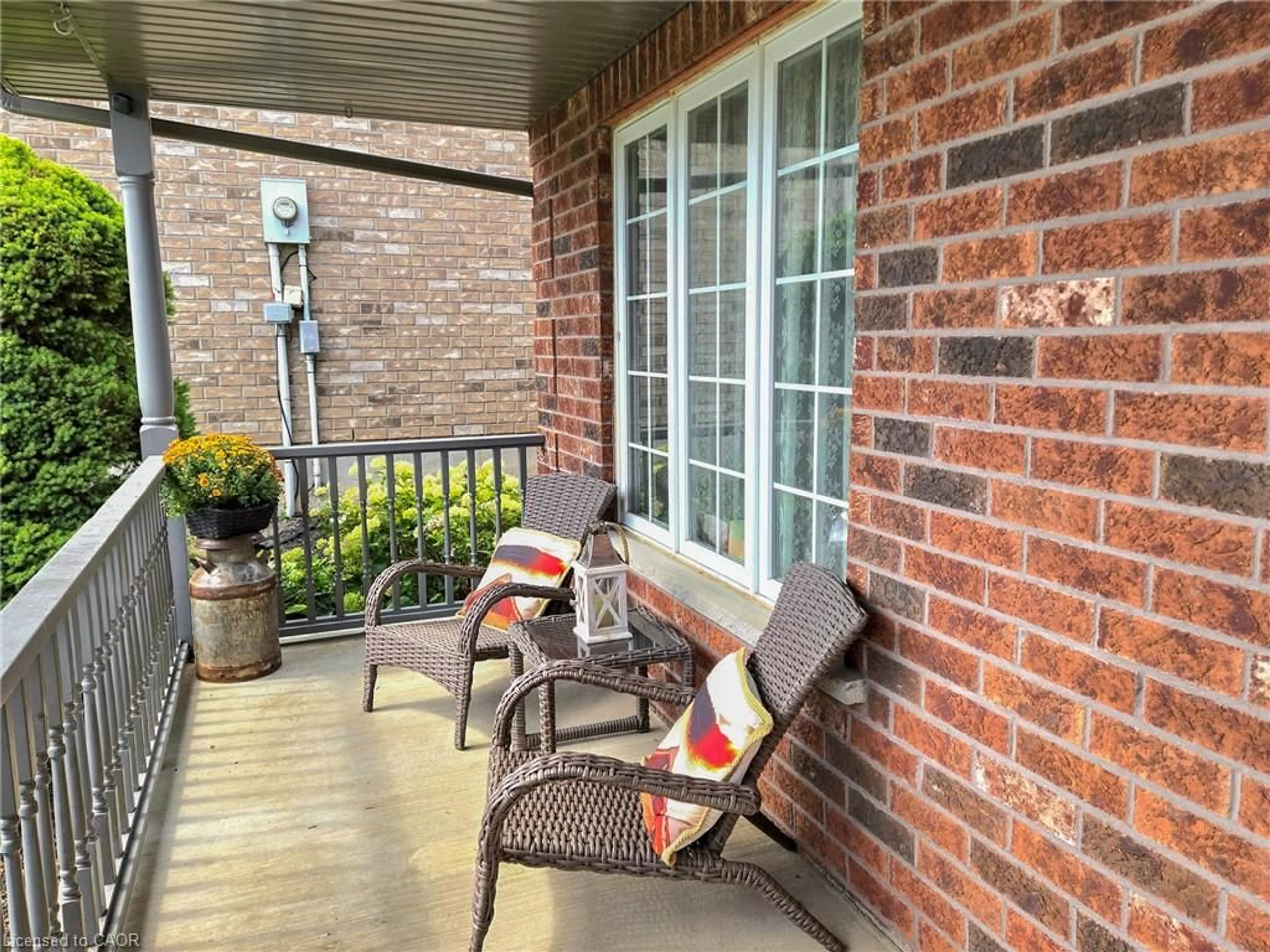 Patio, street for 17 Driftwood Dr, Simcoe Ontario N3Y 0A3