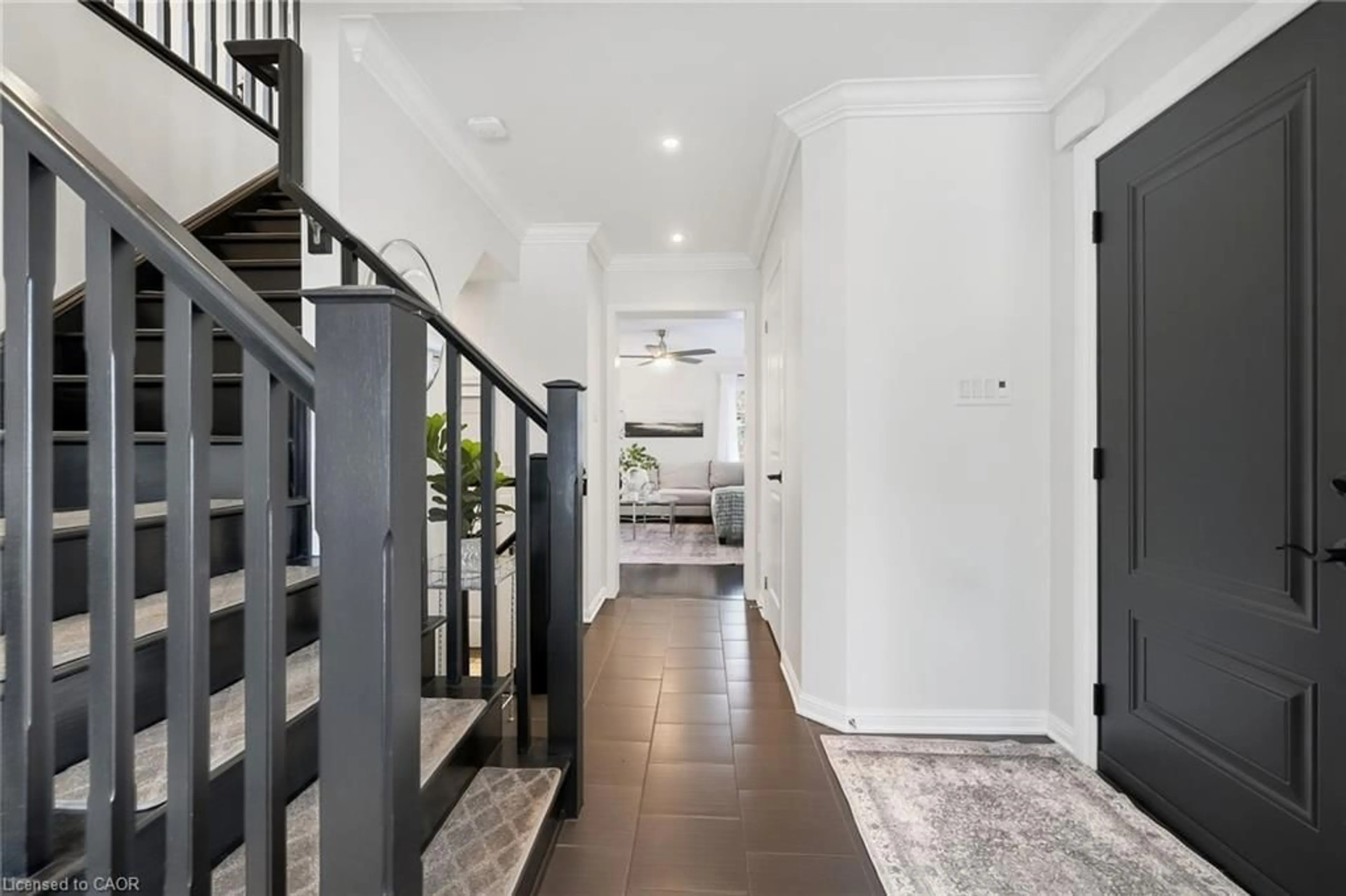 Indoor entryway for 1039 Timmer Pl, Milton Ontario L9T 8H3