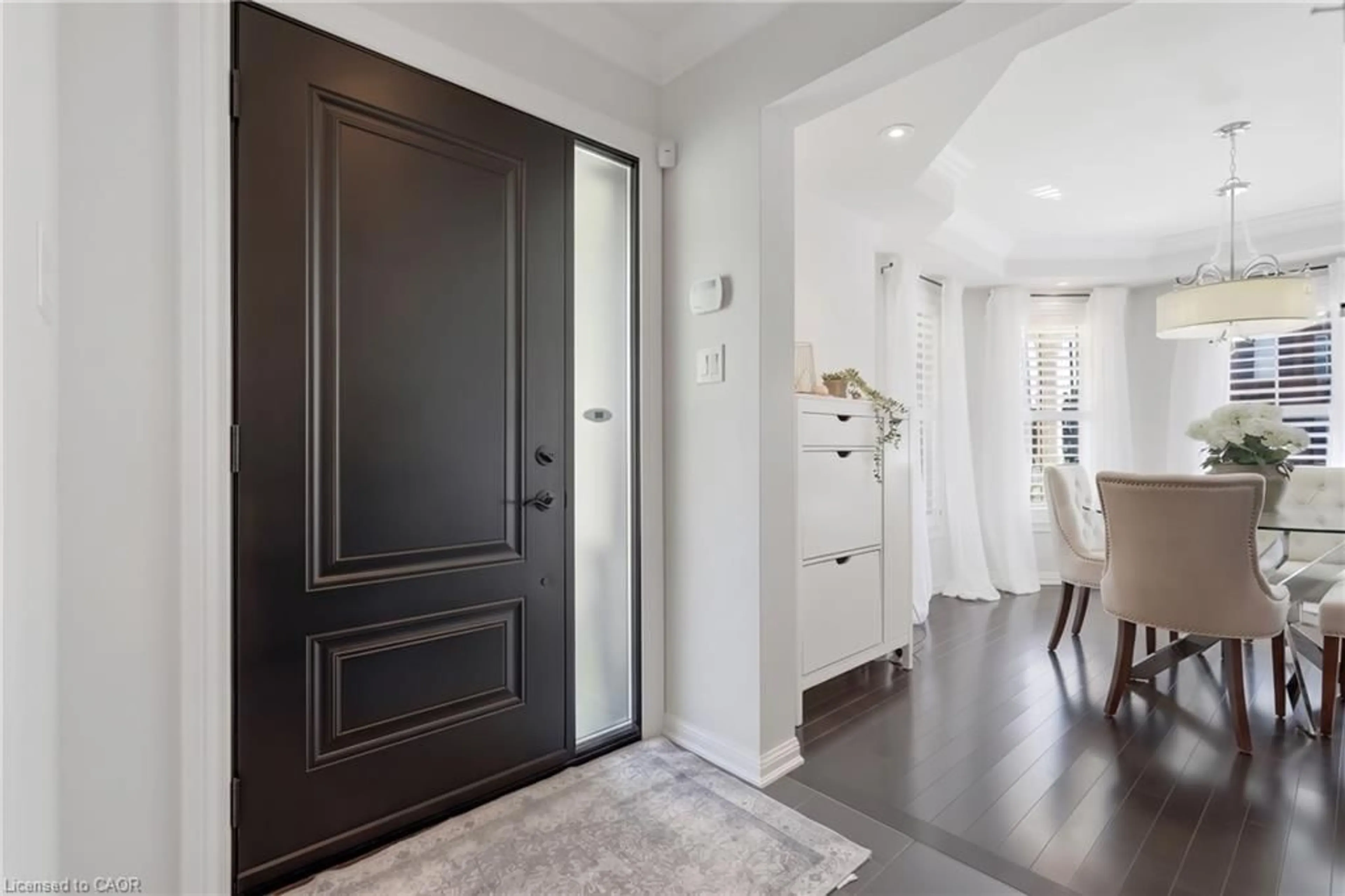 Indoor entryway for 1039 Timmer Pl, Milton Ontario L9T 8H3