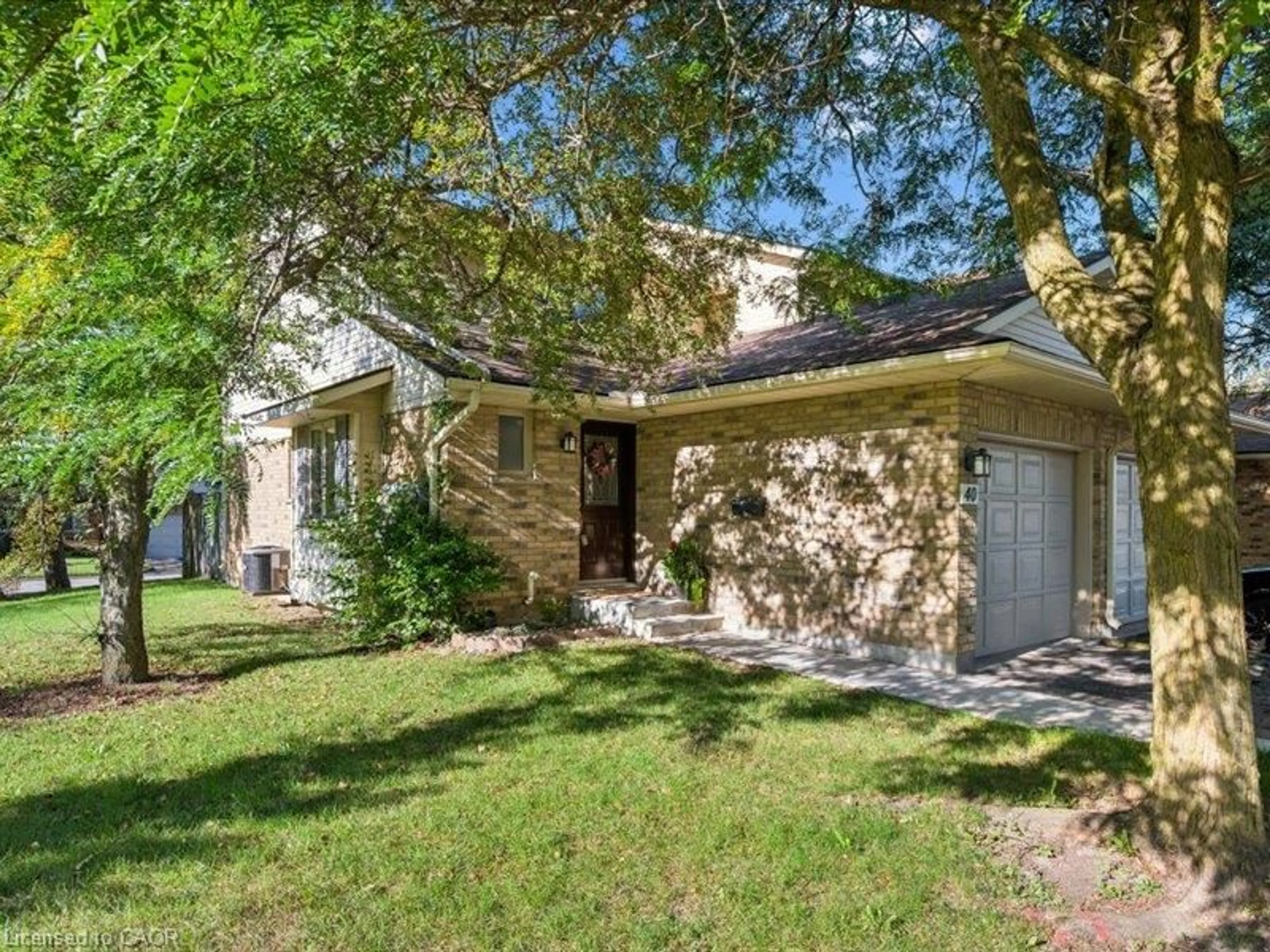 Home with brick exterior material, street for 375 Kingscourt Dr #40, Waterloo Ontario N2K 3N7