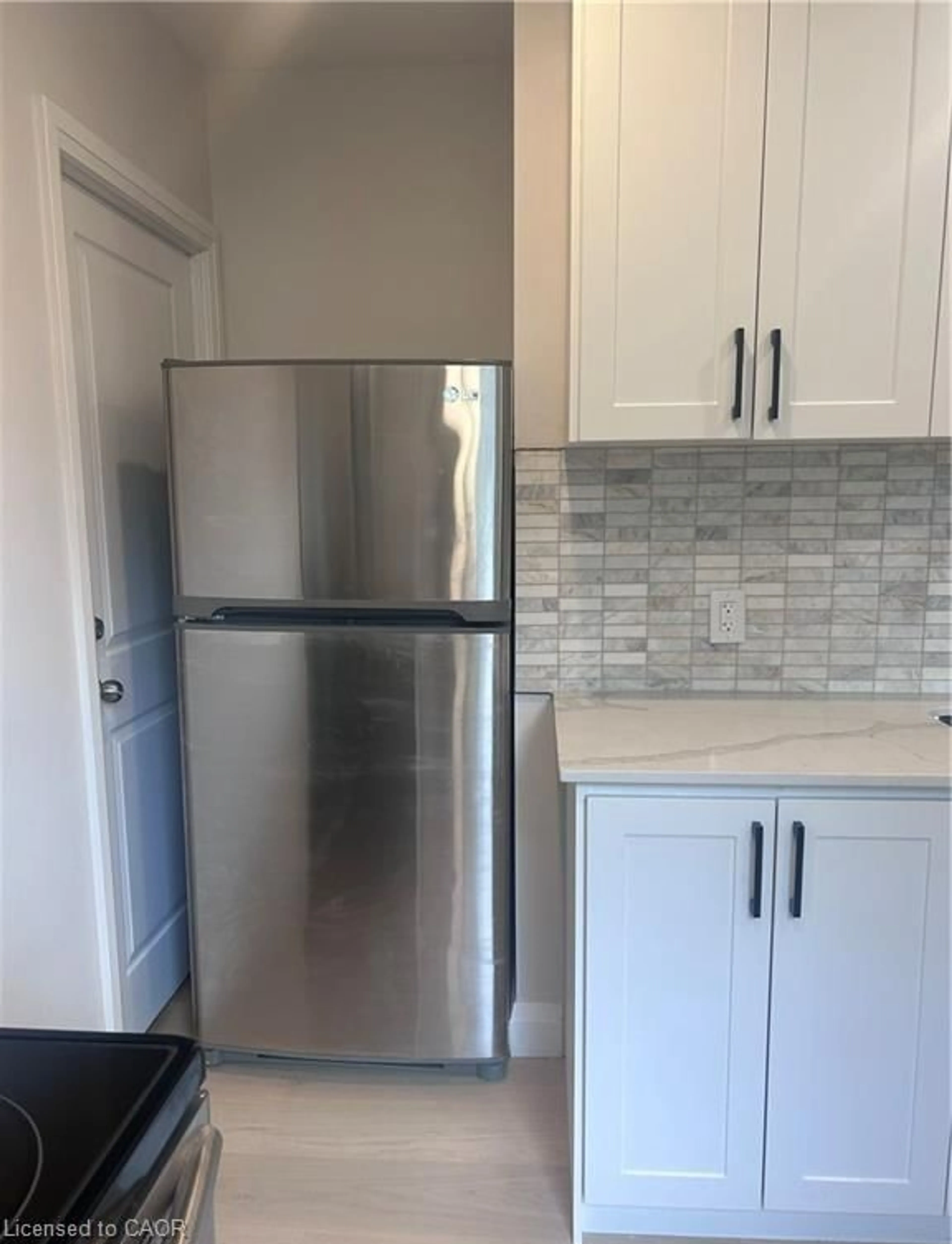 Standard kitchen, unknown for 74 St Clair Ave, Kitchener Ontario N2M 3Z4
