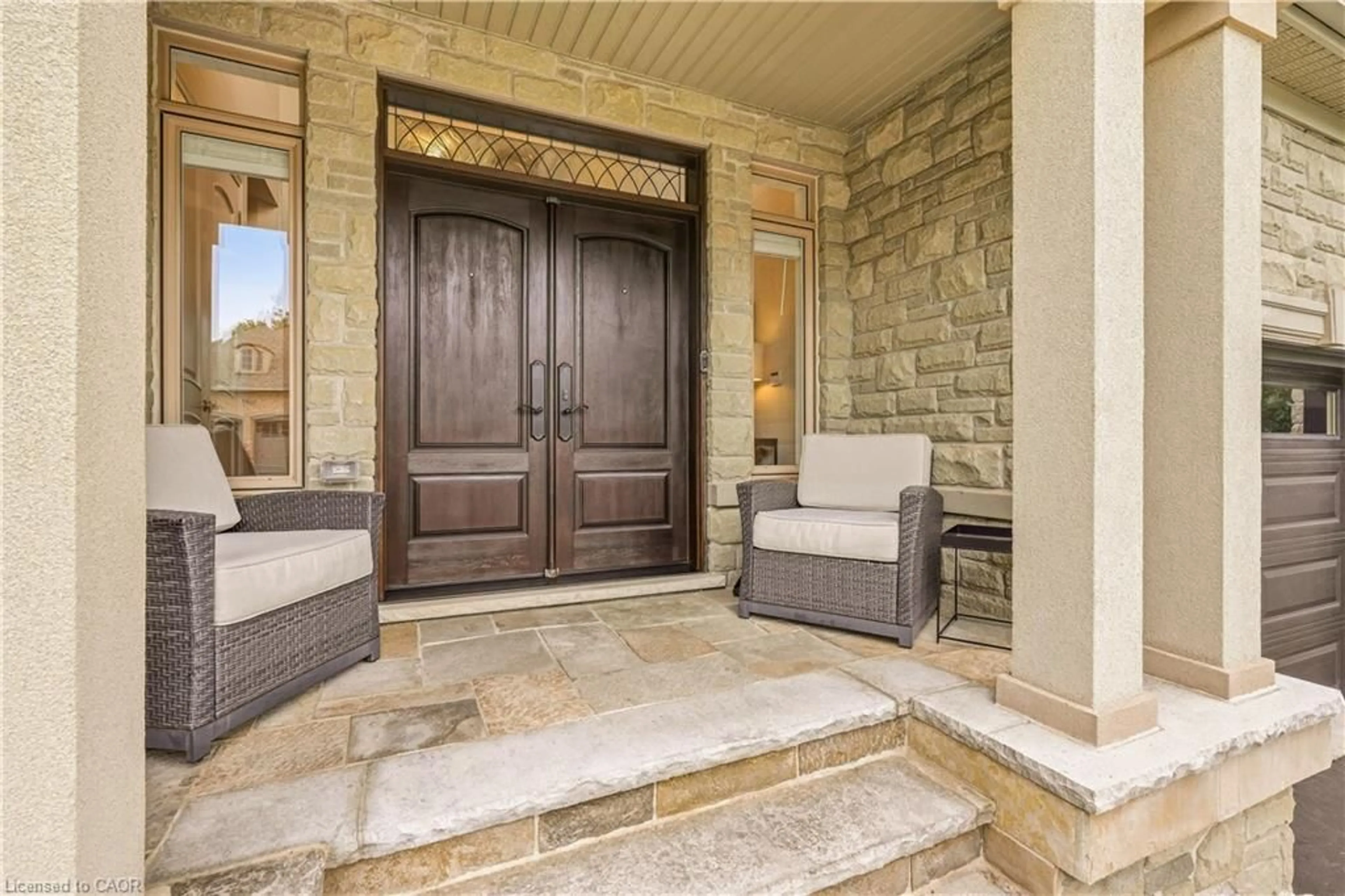 Indoor entryway for 3248 Ribble Cres, Oakville Ontario L6M 0B1