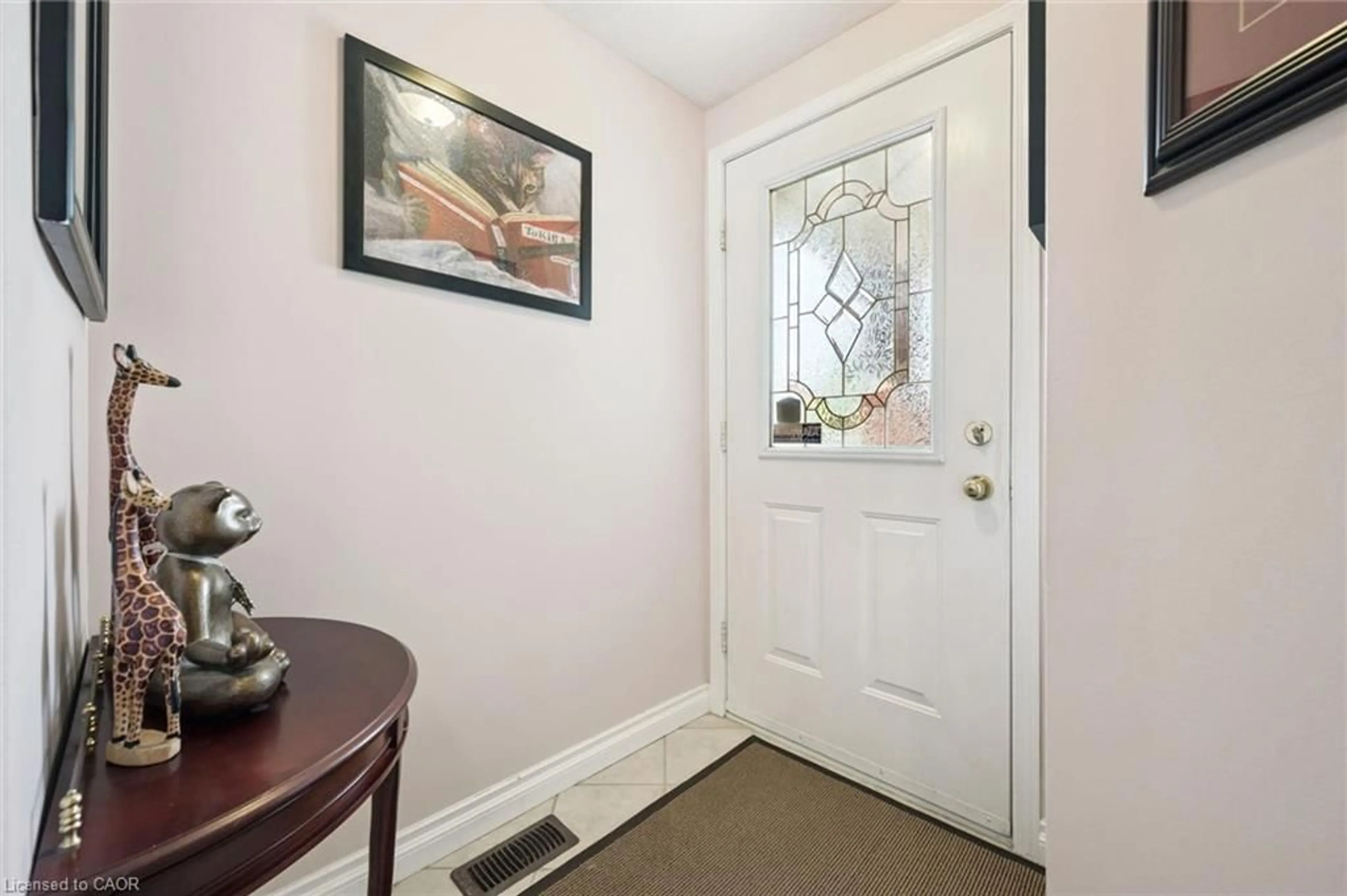 Indoor entryway for 86 Bridlewreath St, Kitchener Ontario N2E 3V6