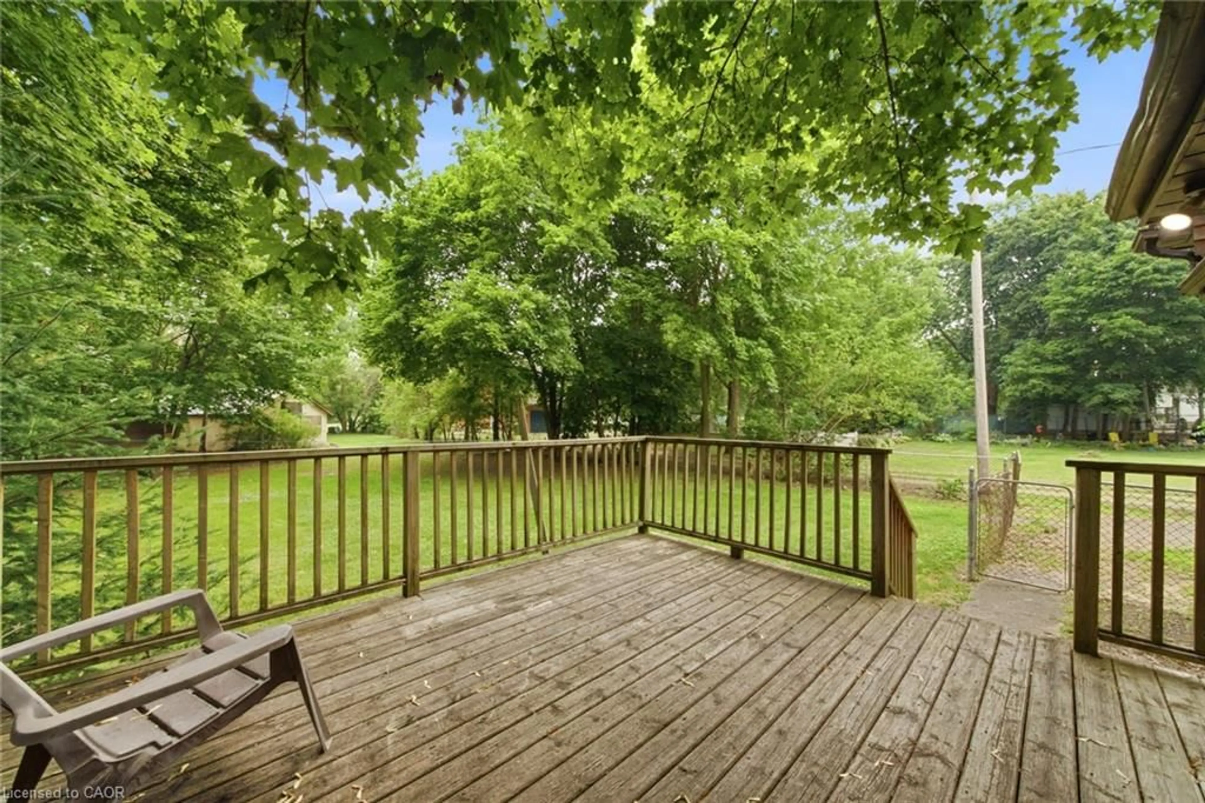 Patio, forest/trees view for 211 Canborough St, Smithville Ontario L0R 2A0