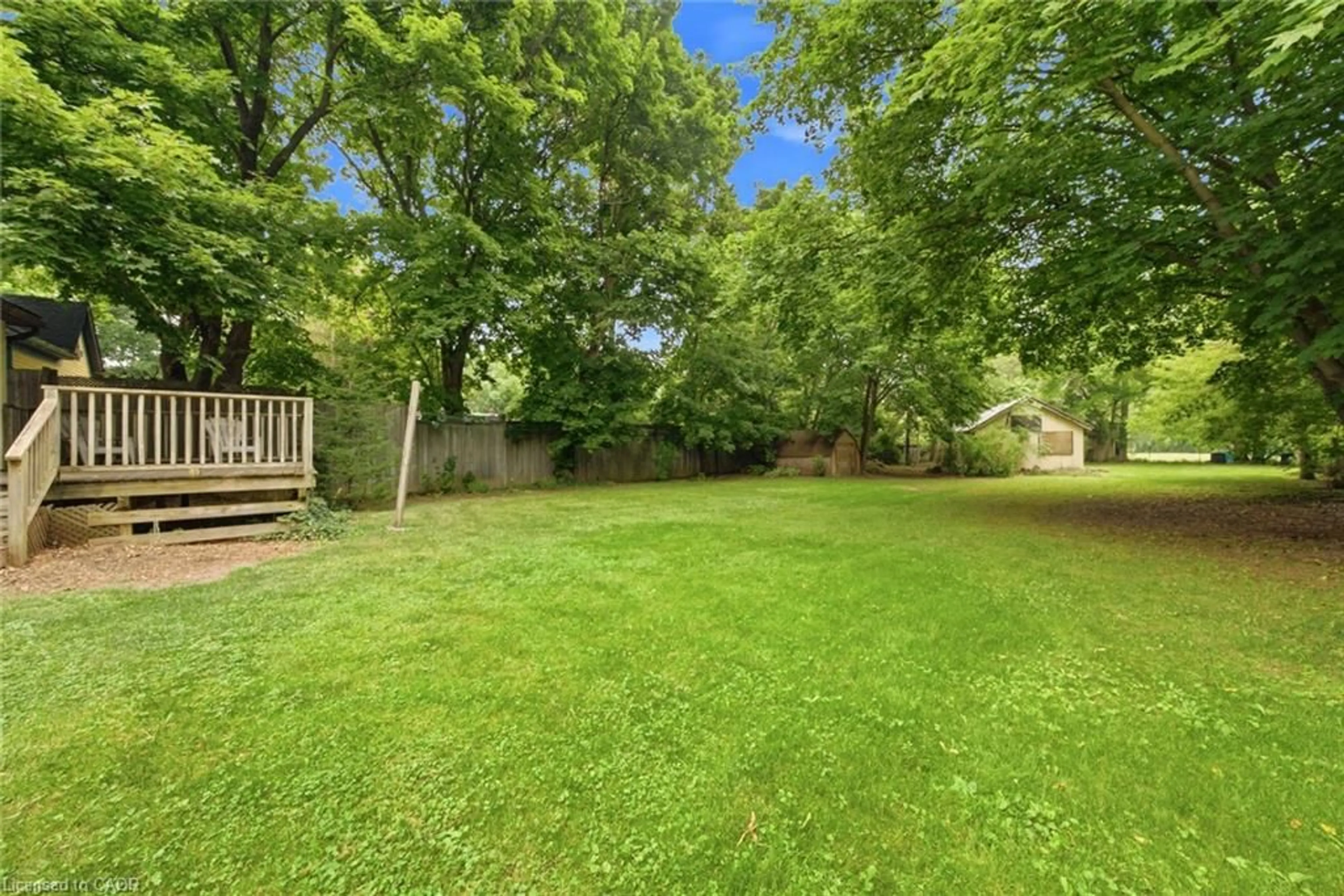 Patio, unknown for 211 Canborough St, Smithville Ontario L0R 2A0