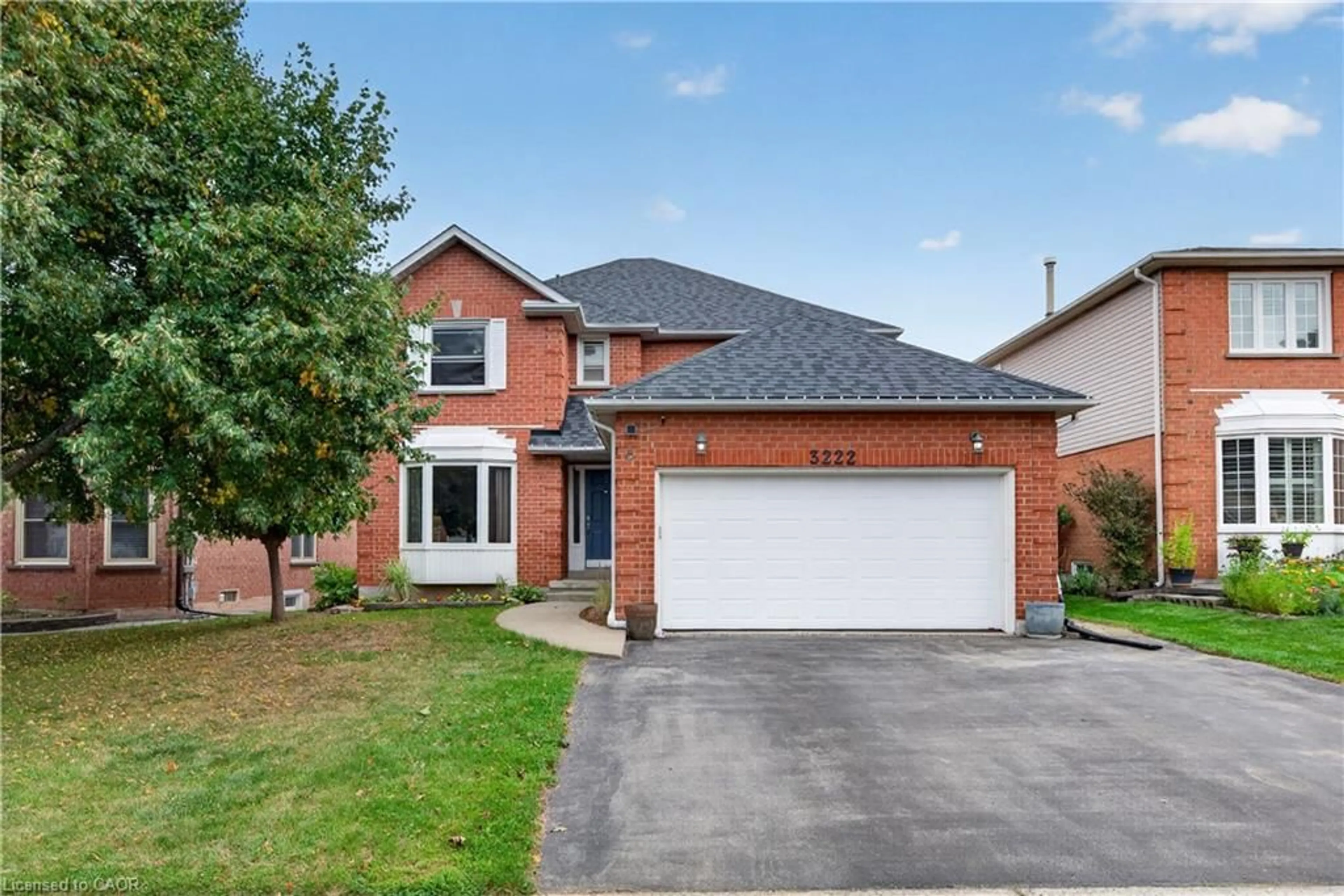 Home with brick exterior material, street for 3222 Wentworth St, Burlington Ontario L7M 2N4