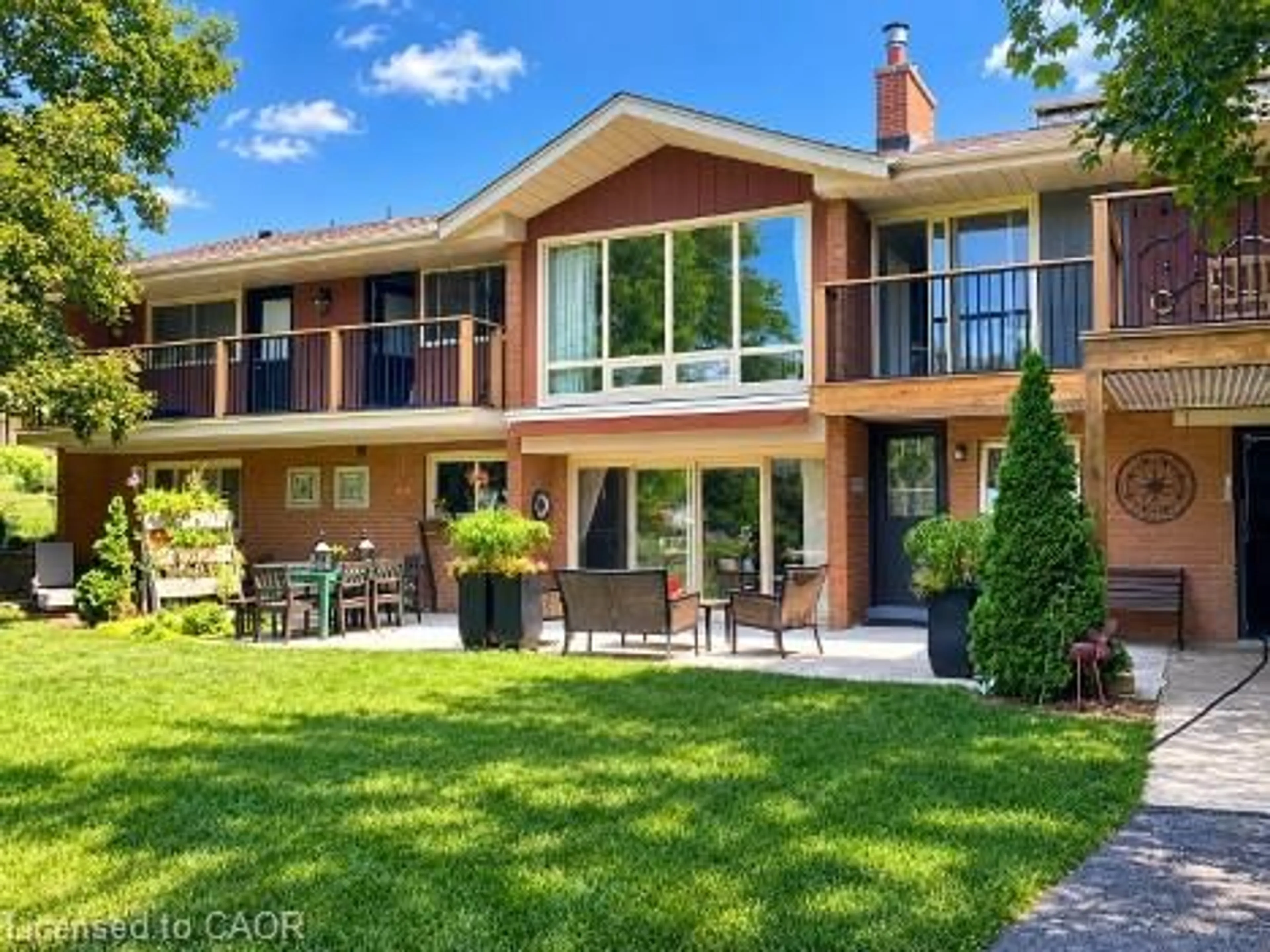 Home with brick exterior material, unknown for 81 Thomson Dr, Waterdown Ontario L8B 0G5