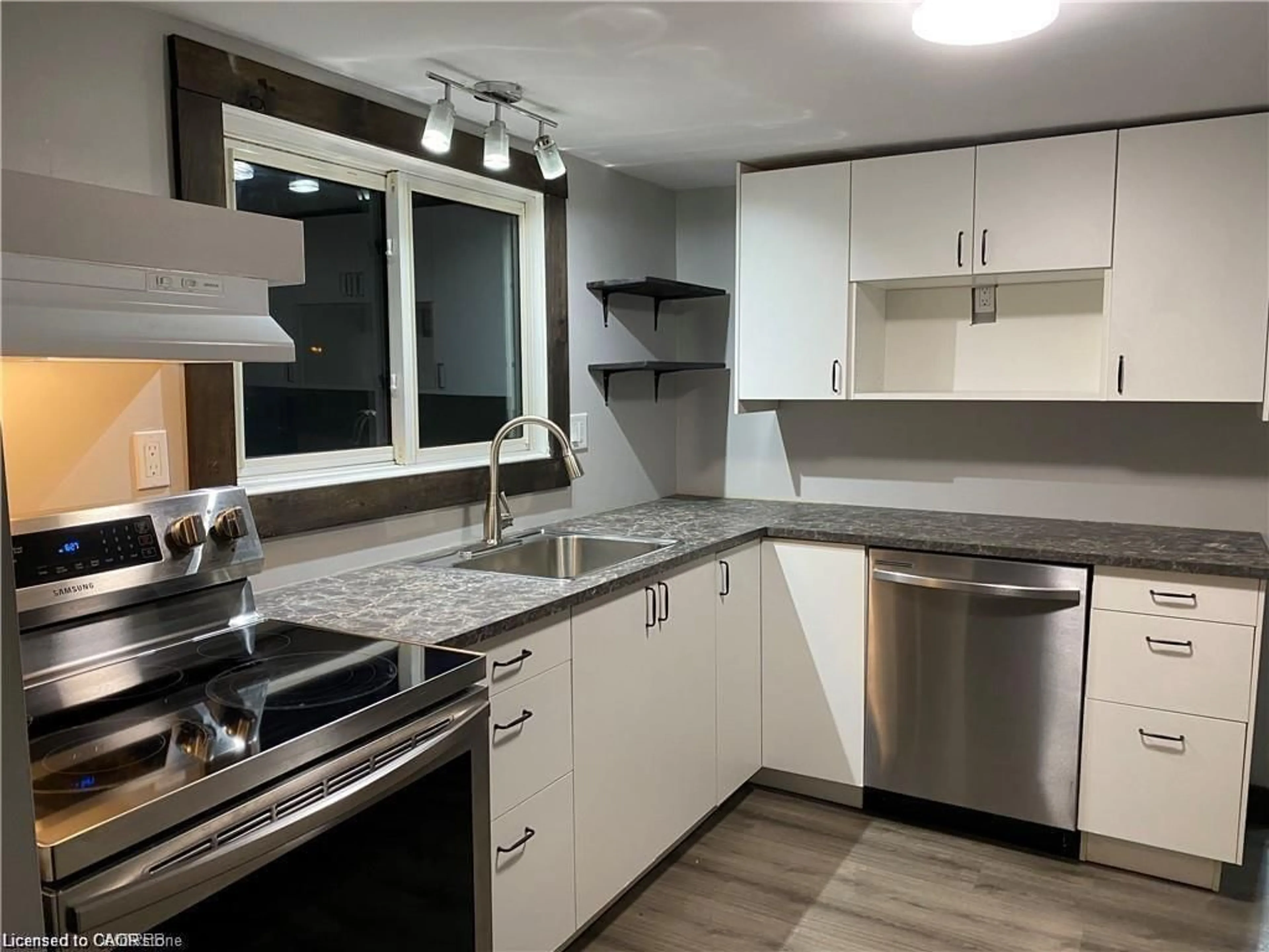 Open concept kitchen, unknown for 100 Lincoln St, Welland Ontario L3C 5J7