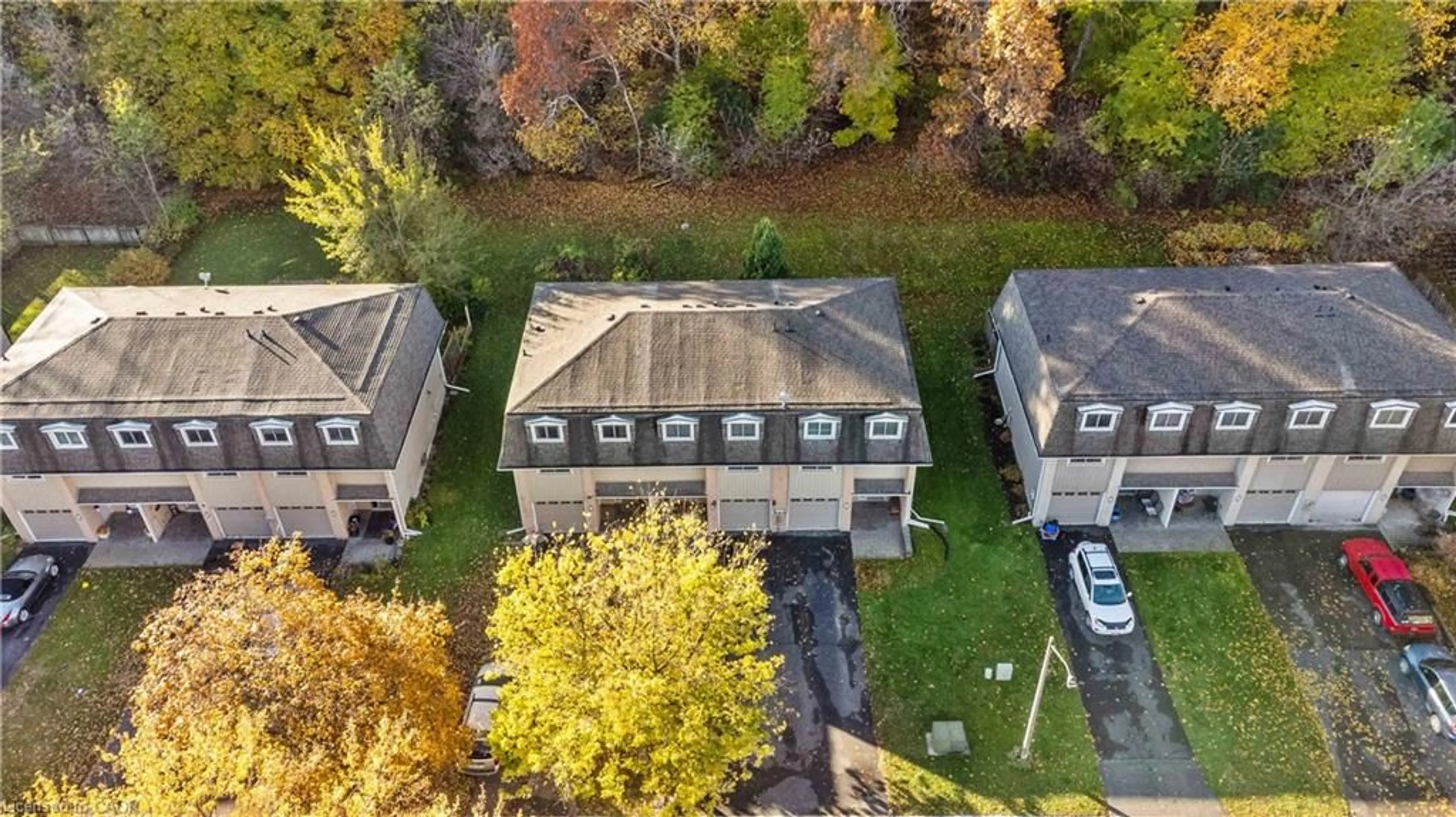 A pic from outside/outdoor area/front of a property/back of a property/a pic from drone, unknown for 41 Raleigh St #A, Brantford Ontario N3T 1J9