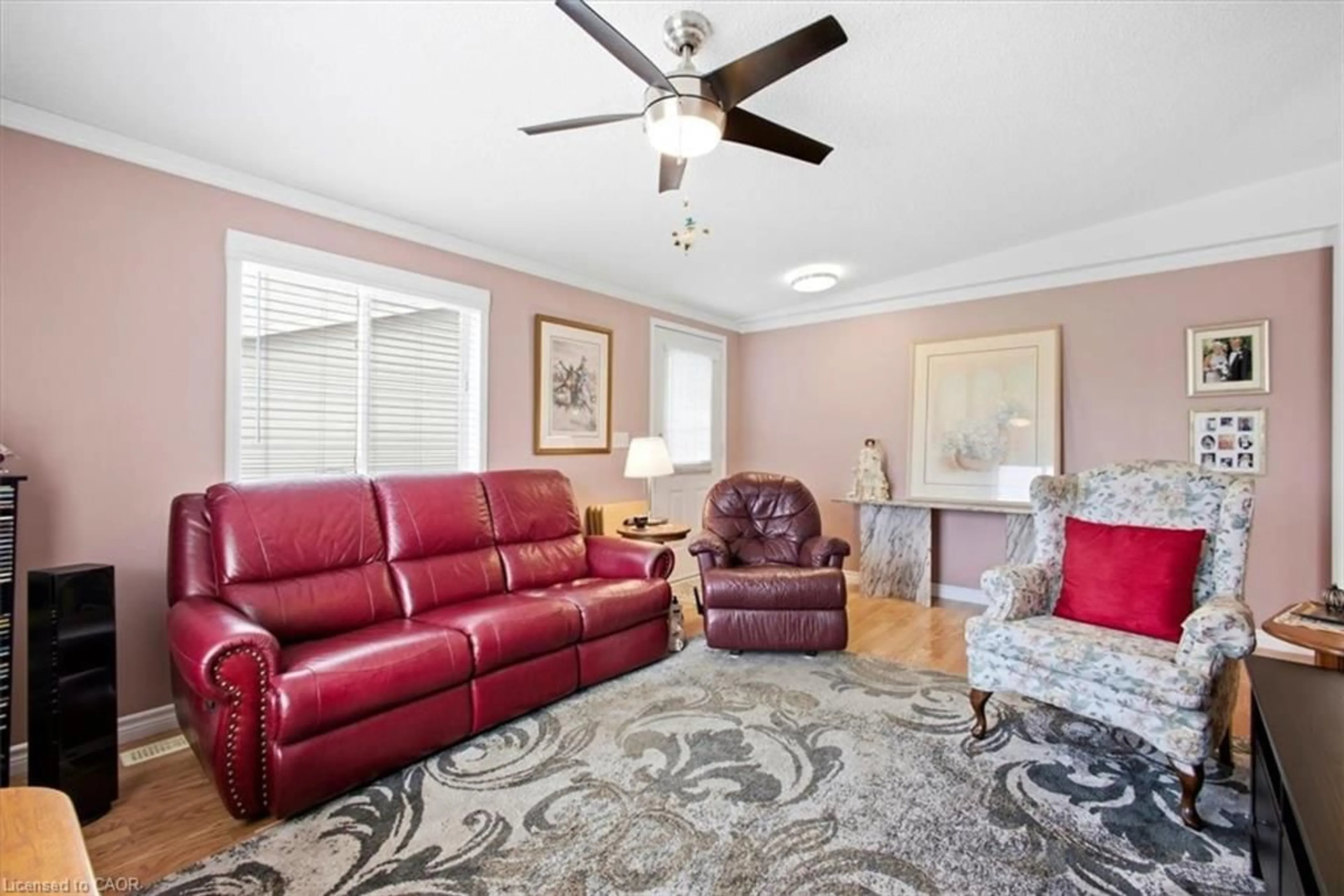 Living room with furniture, unknown for 3 Walnut Way Pvt, Puslinch Ontario N0B 2J0
