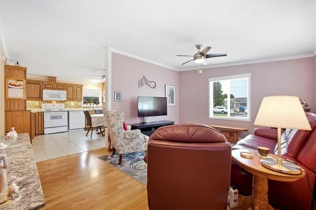 3 Walnut Way Pvt, Puslinch 5