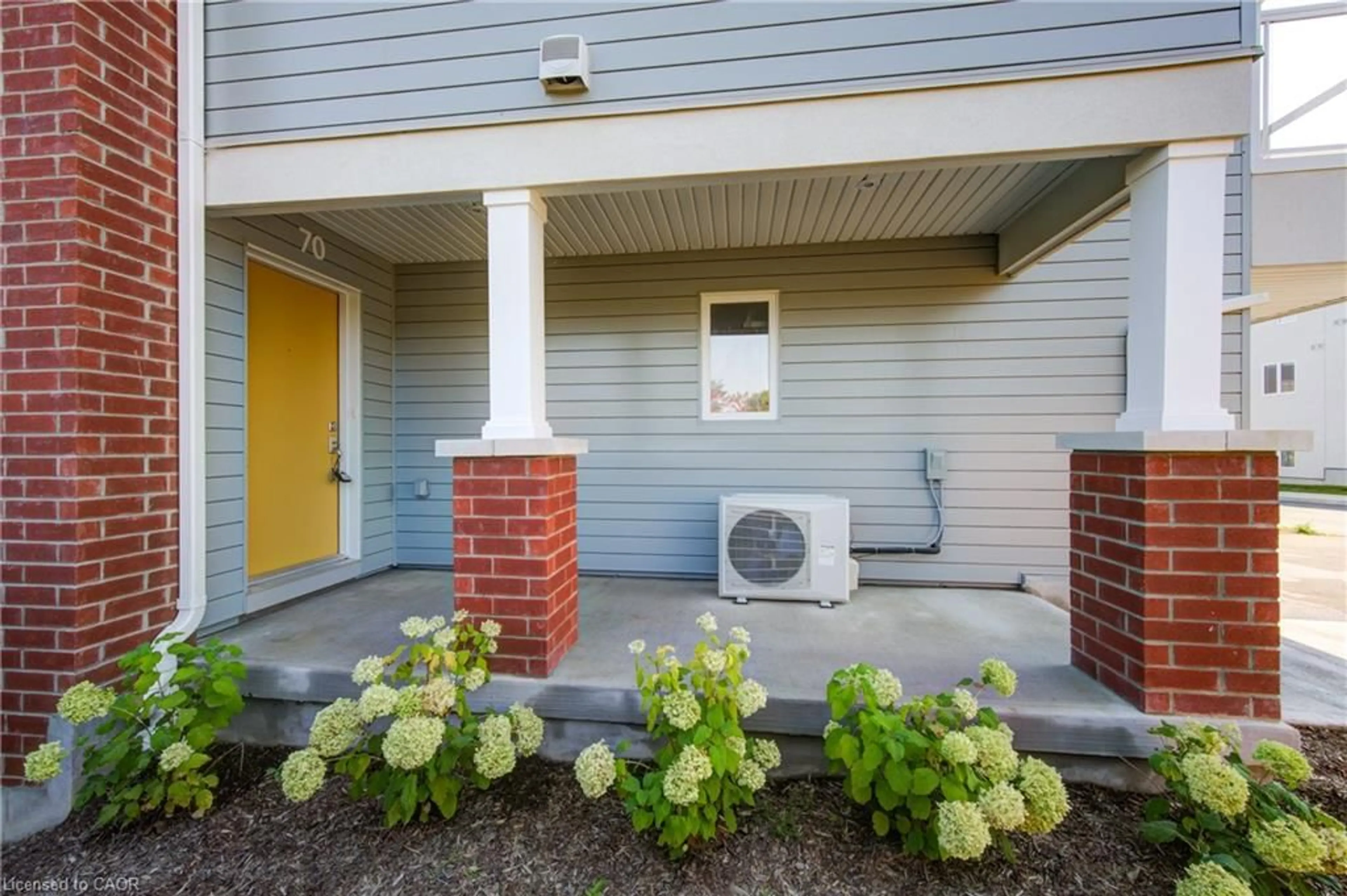 Patio, street for 70 Progress Ave, Kitchener Ontario N2R 0R7