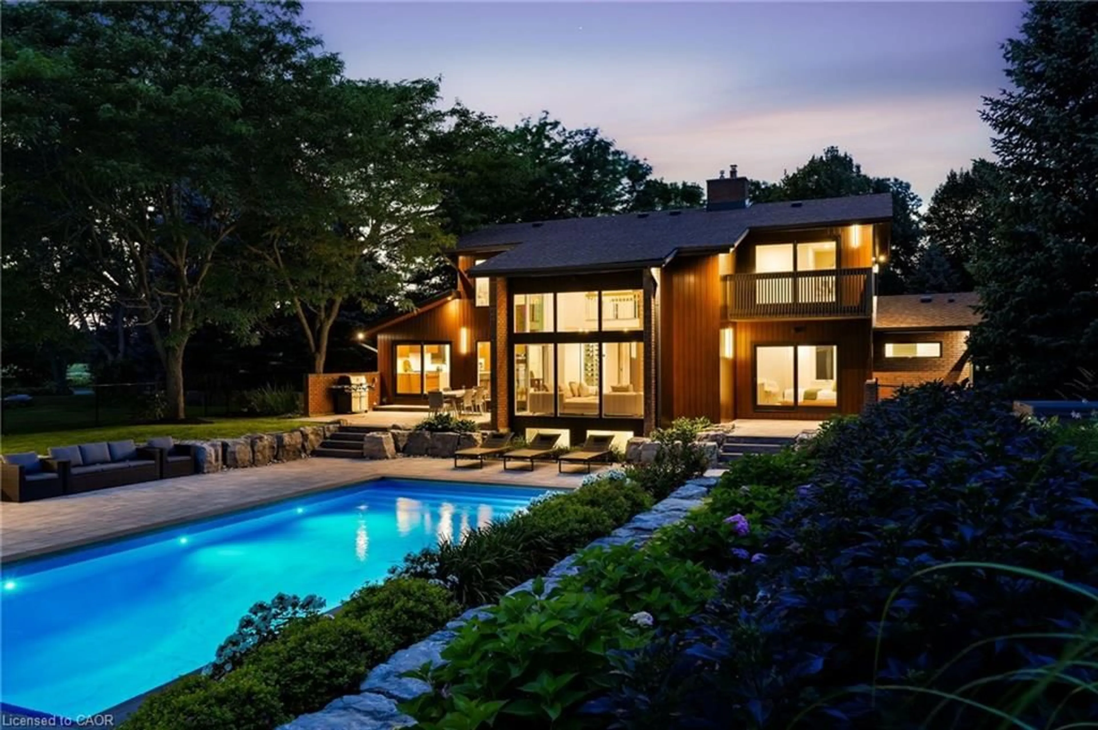 Home with brick exterior material, water/lake/river/ocean view for 1400 1 Side Rd, Burlington Ontario L7P 0R9