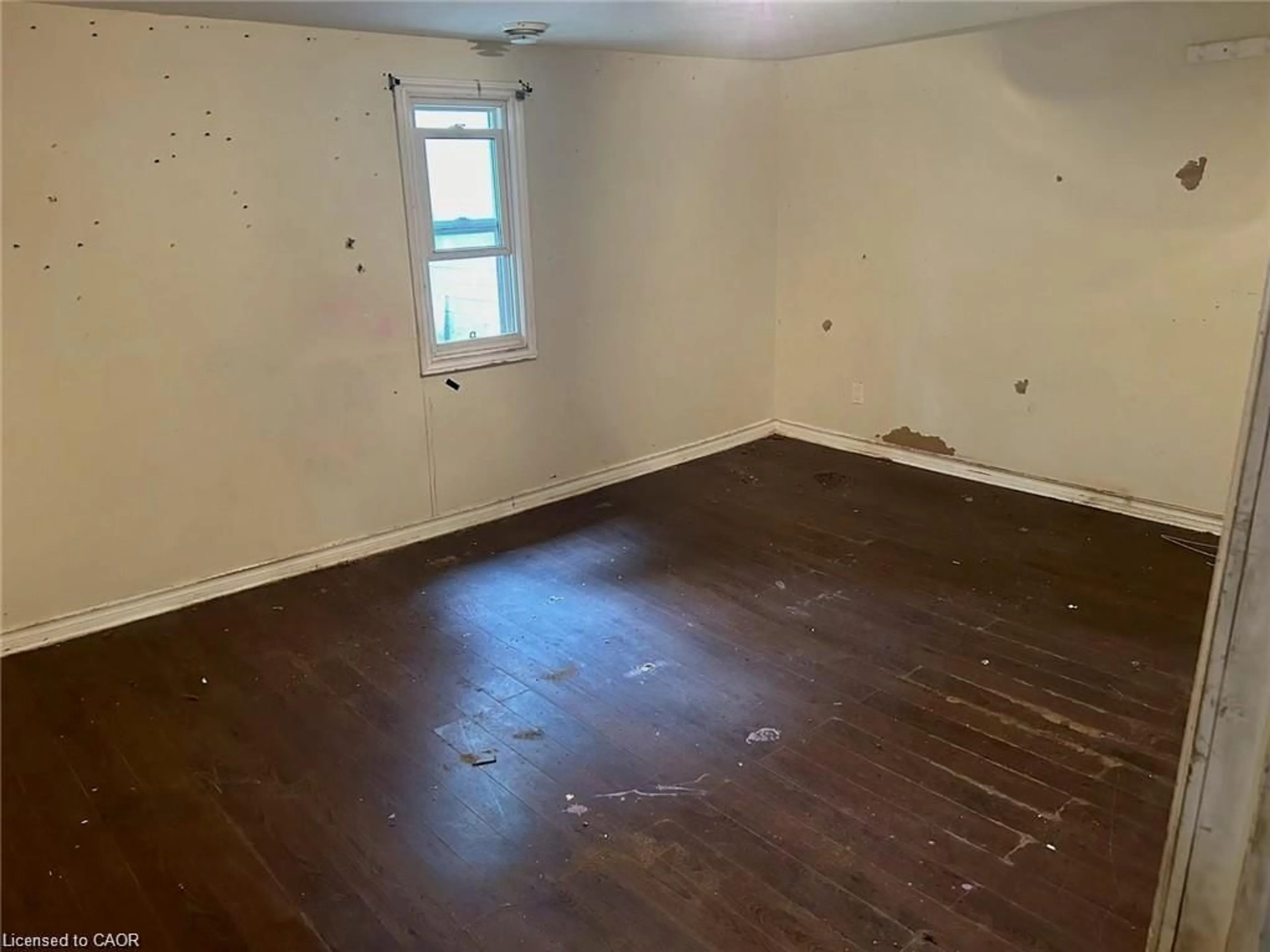 A pic of a room for 16 Albert St, Welland Ontario L3B 4L2