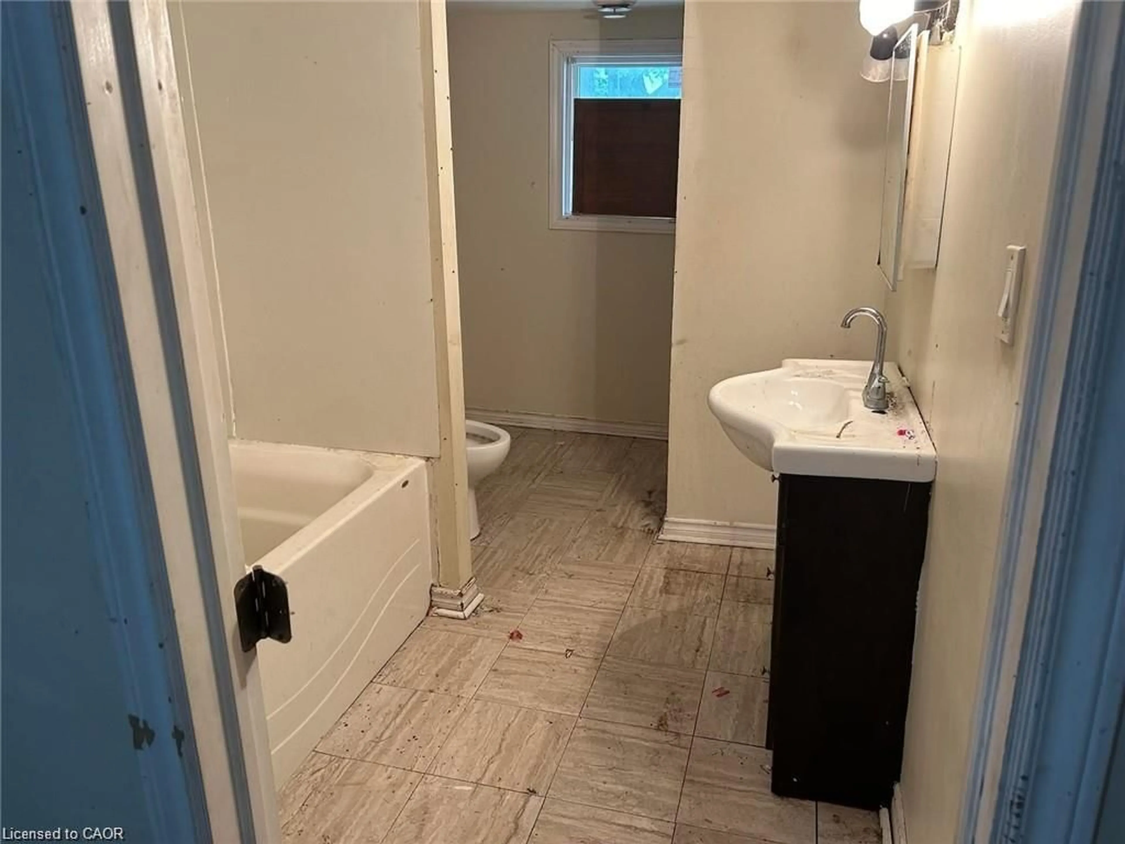 A pic of a room for 16 Albert St, Welland Ontario L3B 4L2