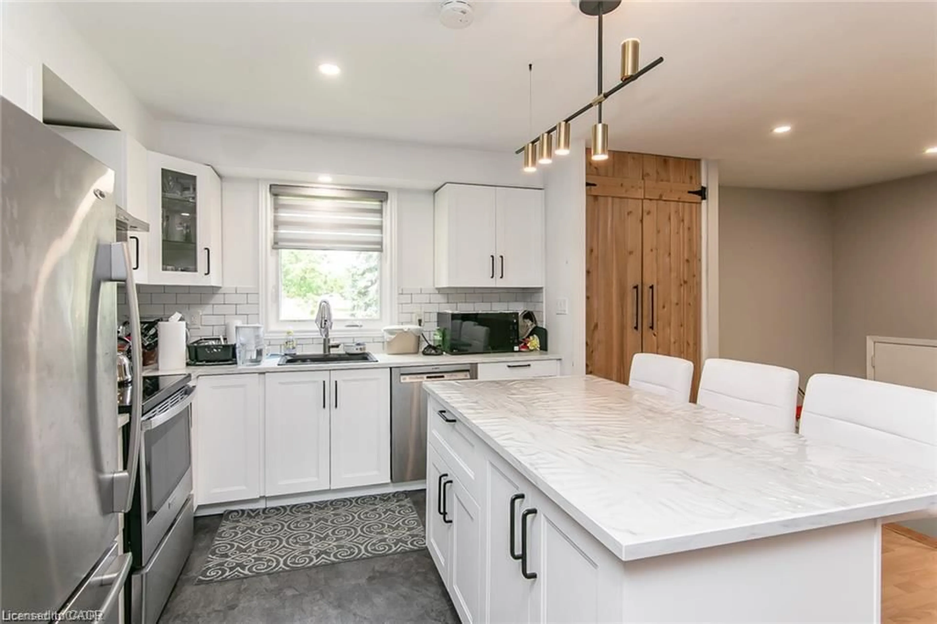 Open concept kitchen, ceramic/tile floor for 274 Northlake Dr #B, Waterloo Ontario N2V 1A9