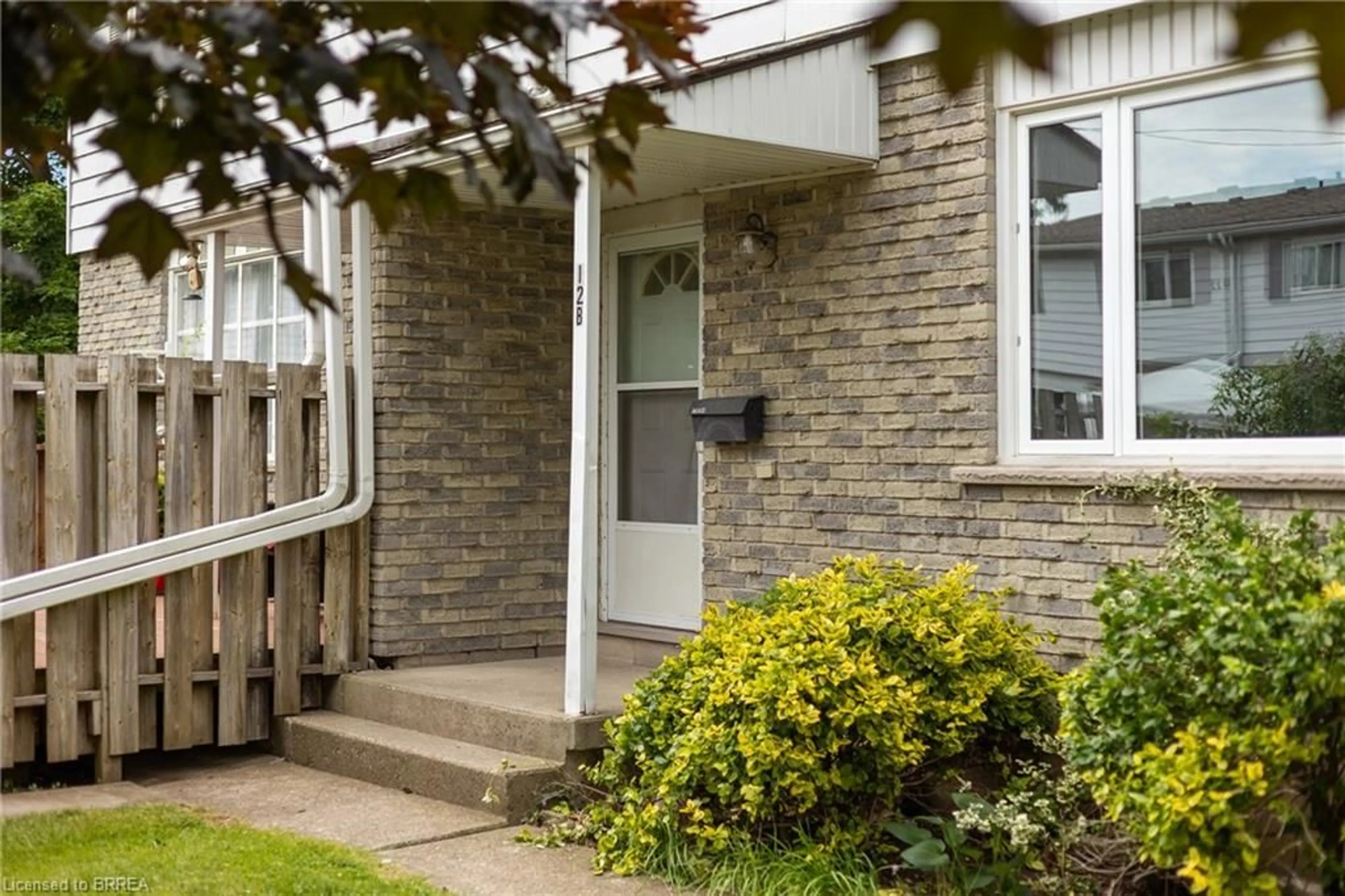 Unknown for 18 Oakhill Dr #12B, Brantford Ontario N3T 0J2