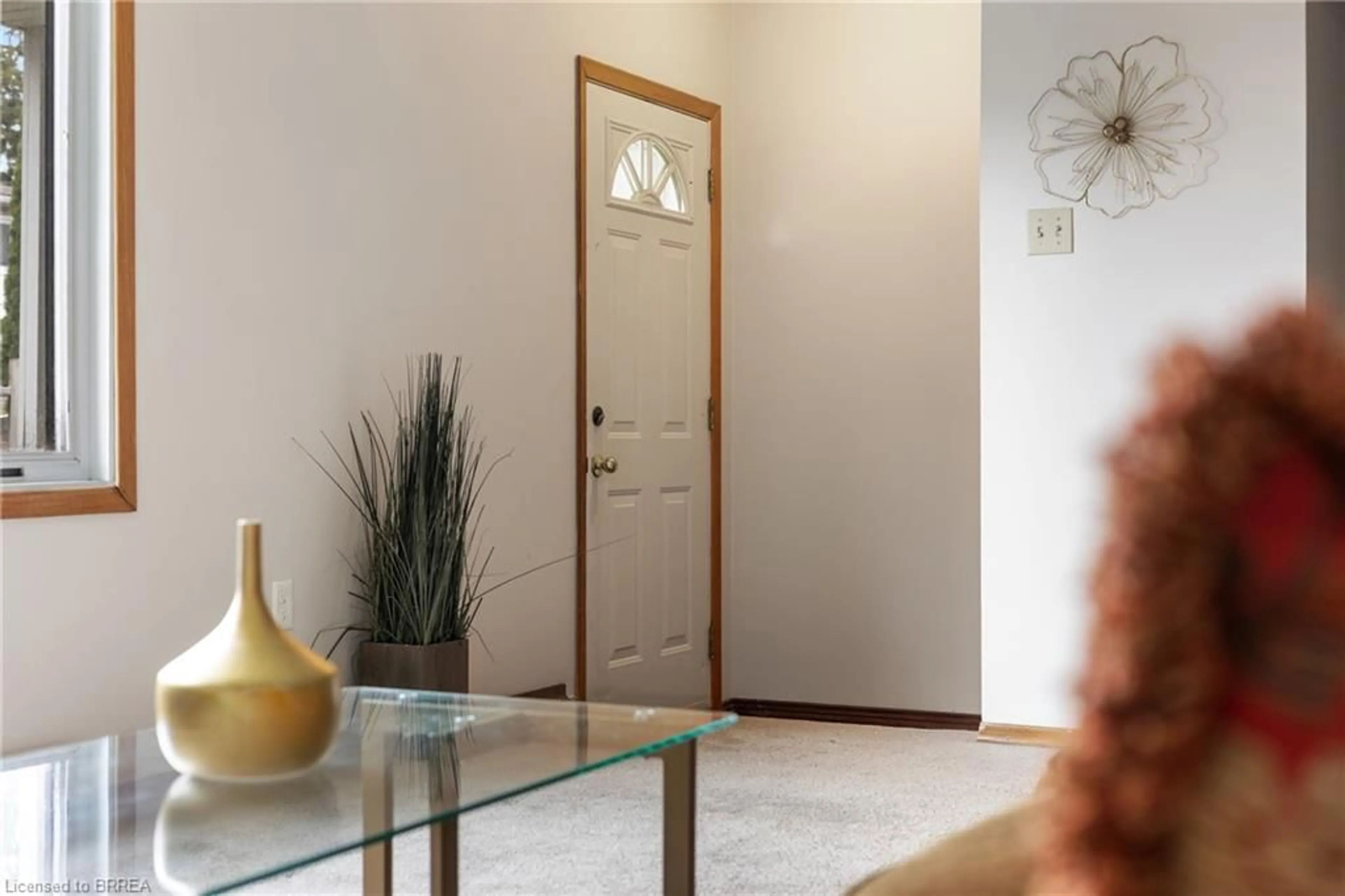 Indoor entryway for 18 Oakhill Dr #12B, Brantford Ontario N3T 0J2