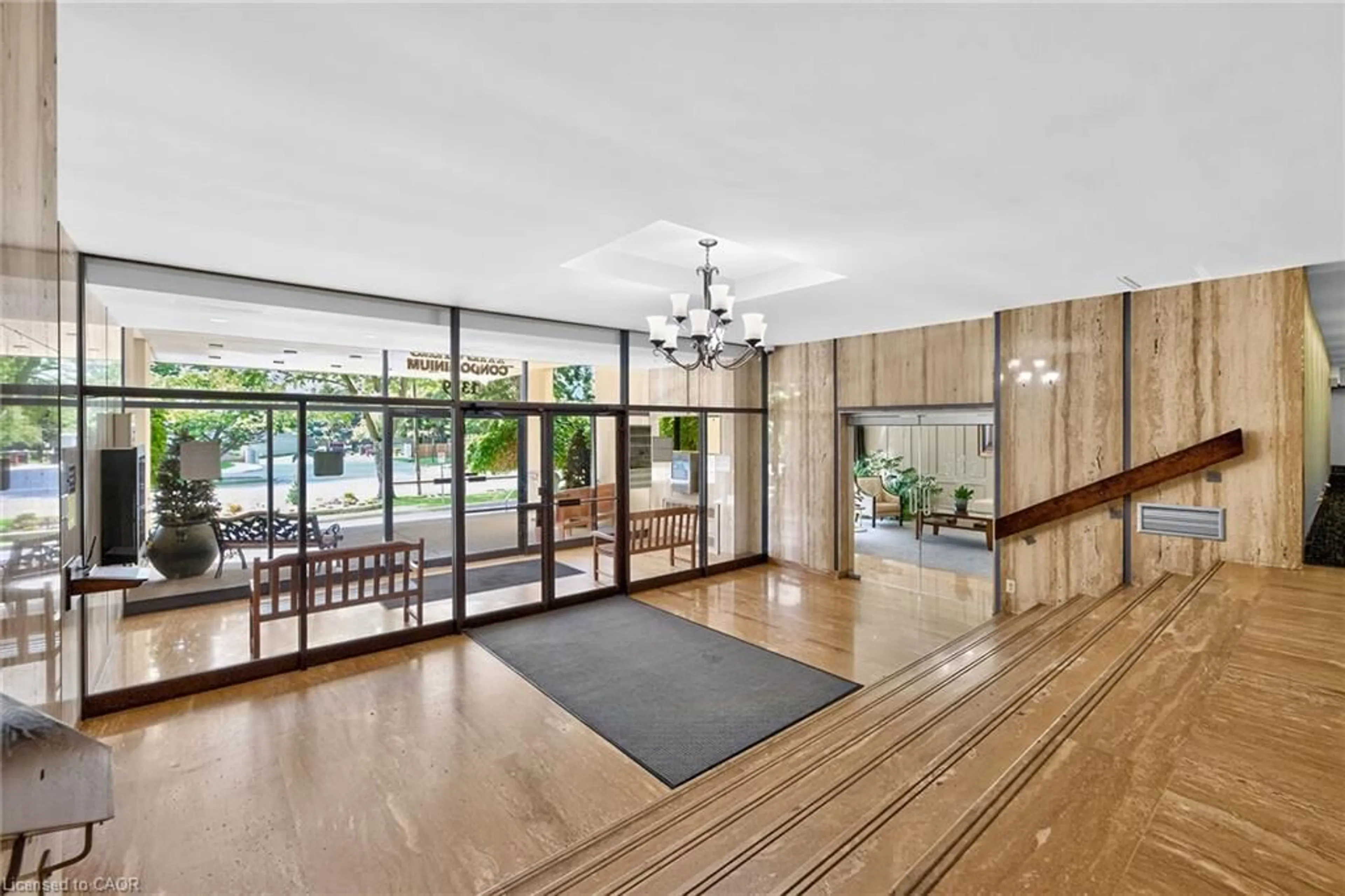 Indoor foyer for 1359 White Oaks Blvd #205, Oakville Ontario L6H 2R8