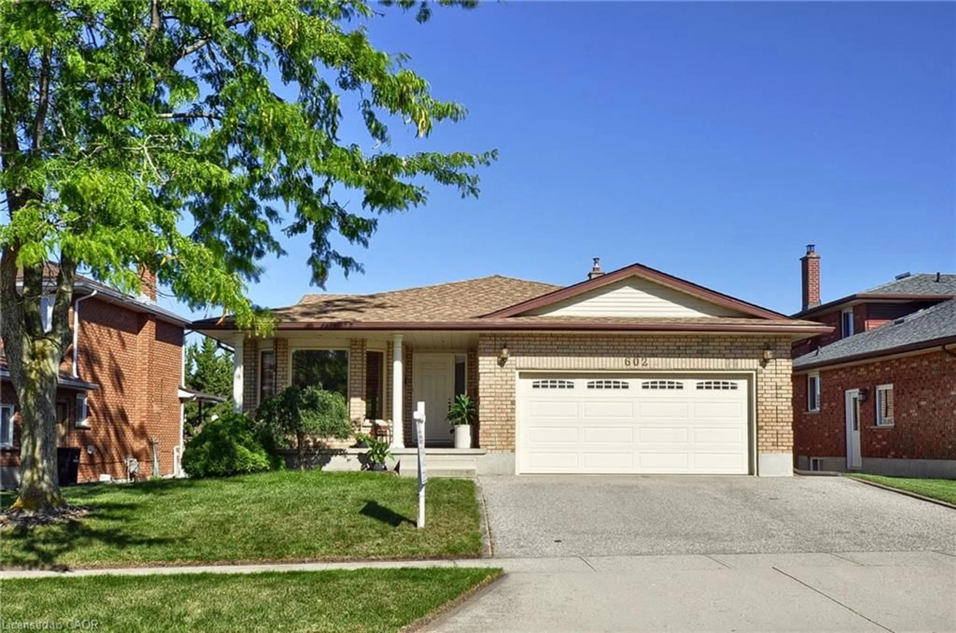 Home with brick exterior material, street for 602 Champlain Blvd, Cambridge Ontario N1R 7Z4