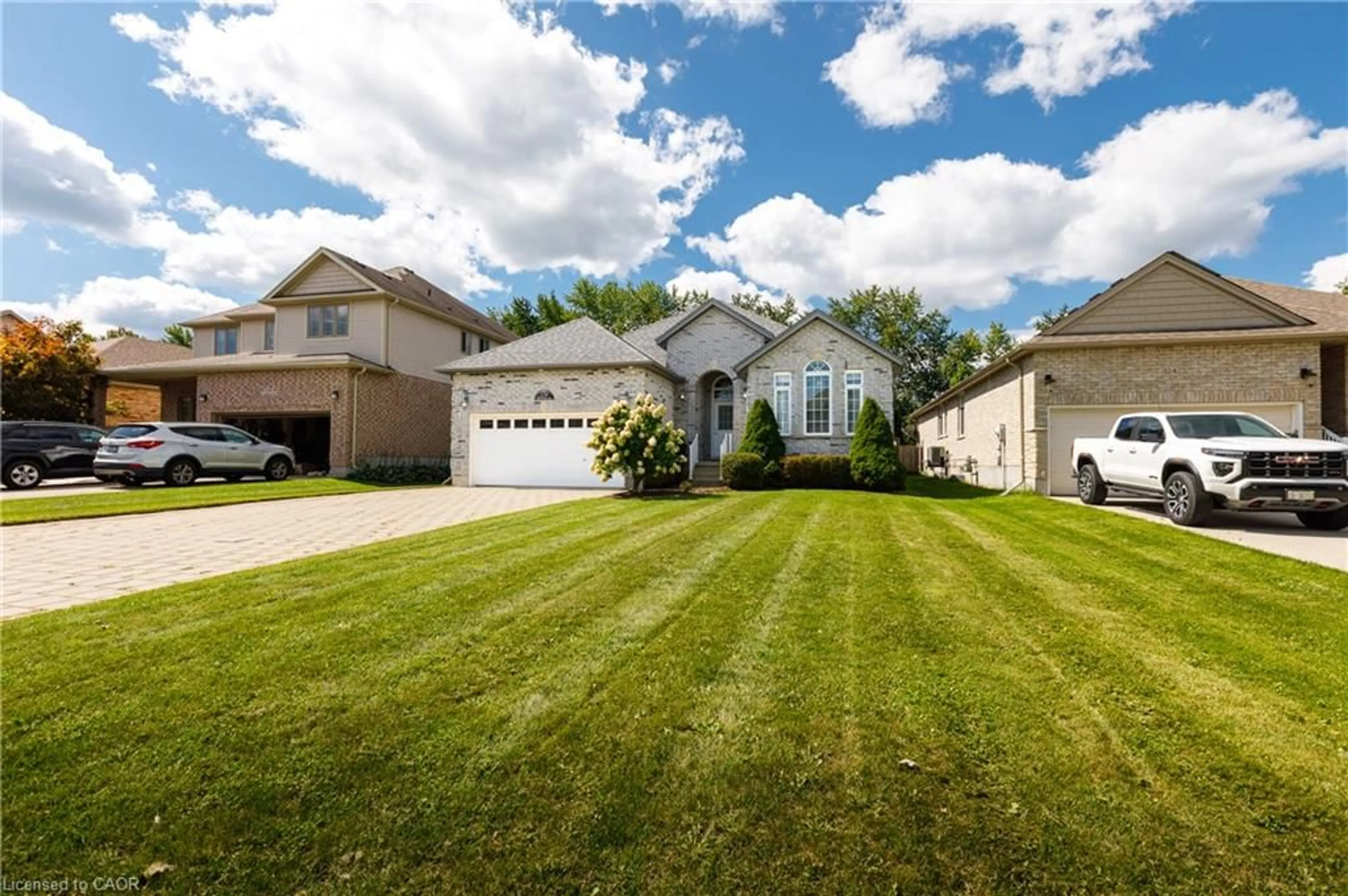 Home with vinyl exterior material, street for 120 Mechanic St, Drumbo Ontario N0J 1G0