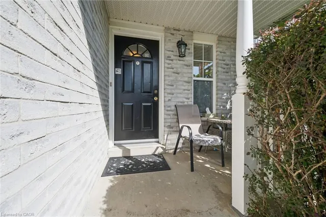 240 Hilltop Dr, Ayr 2