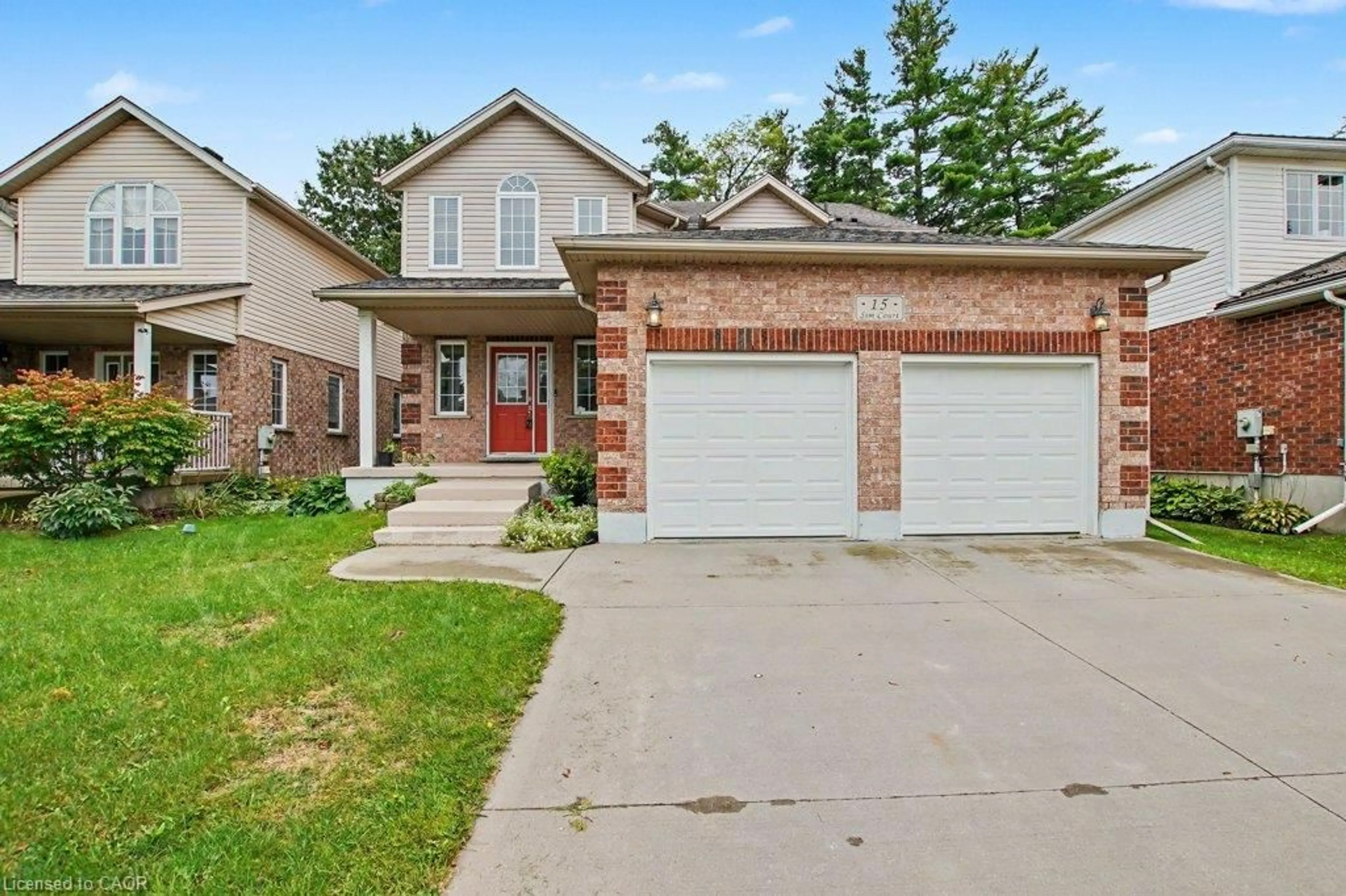 Home with brick exterior material, street for 15 Sim Crt, Cambridge Ontario N1S 5B1