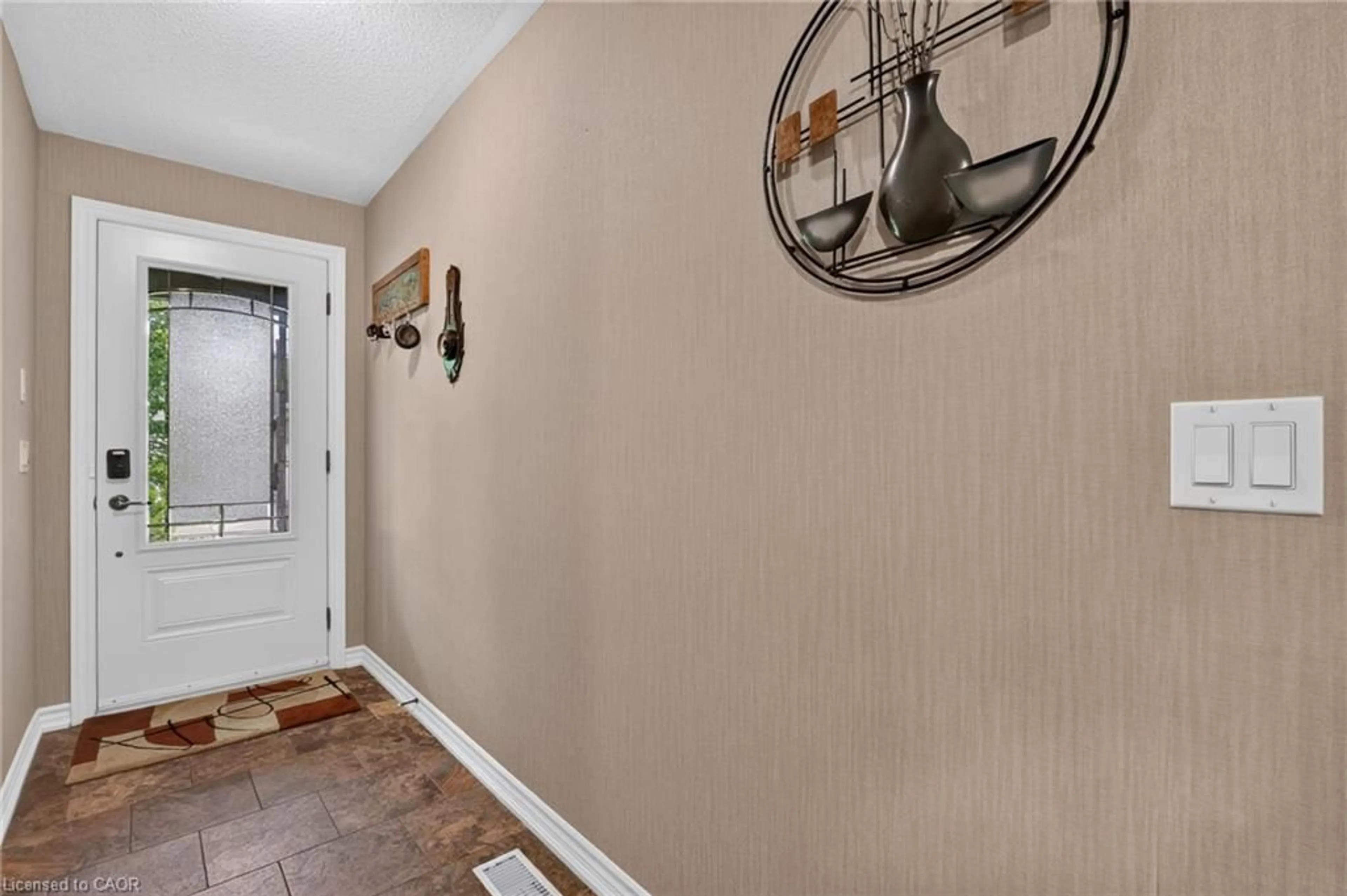 Indoor entryway for 3973 Sunset Lane, Vineland Ontario L0R 2C0