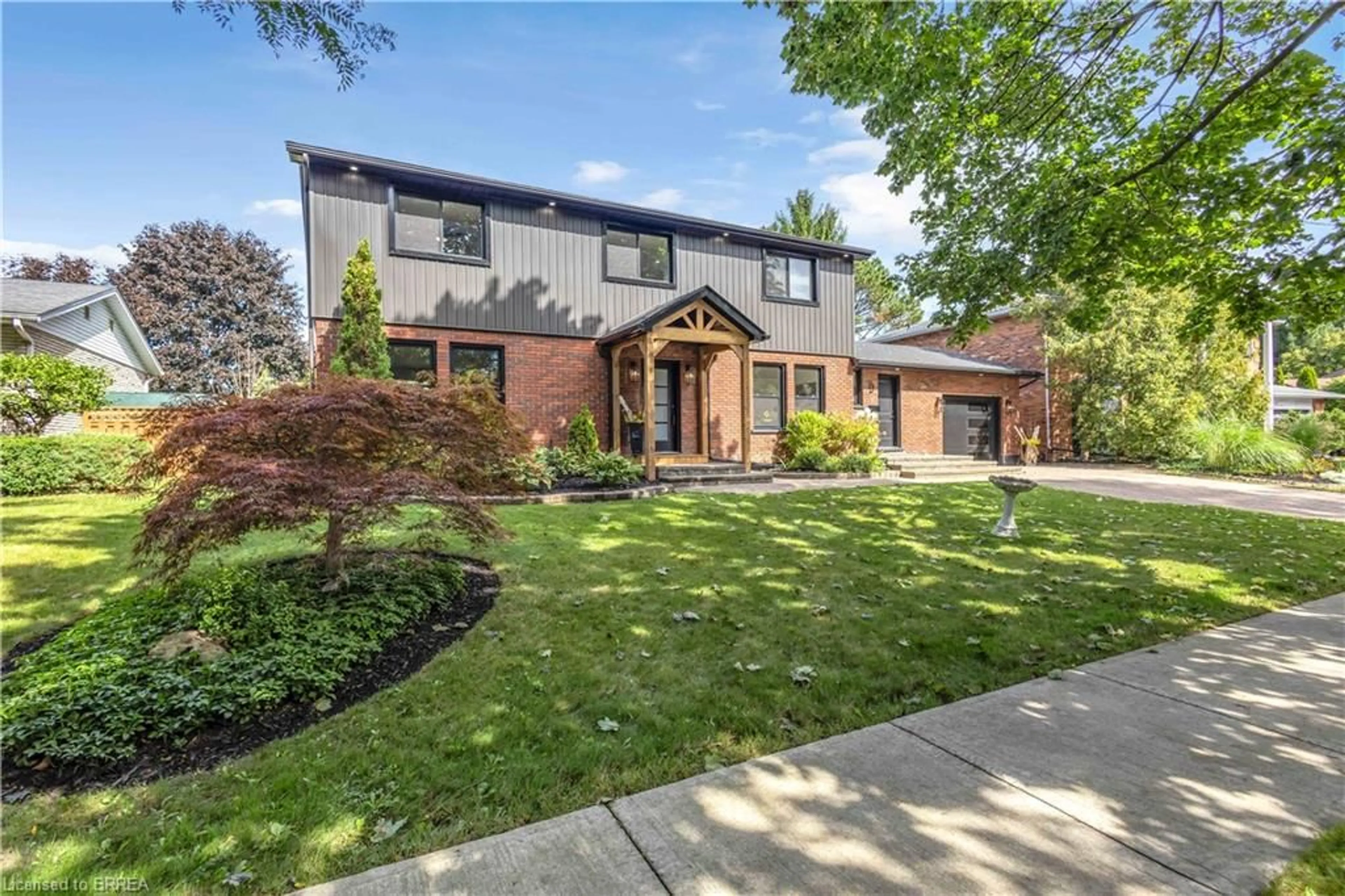 Home with brick exterior material, street for 9 Rollingwood Cres, Brantford Ontario N3R 5Z7