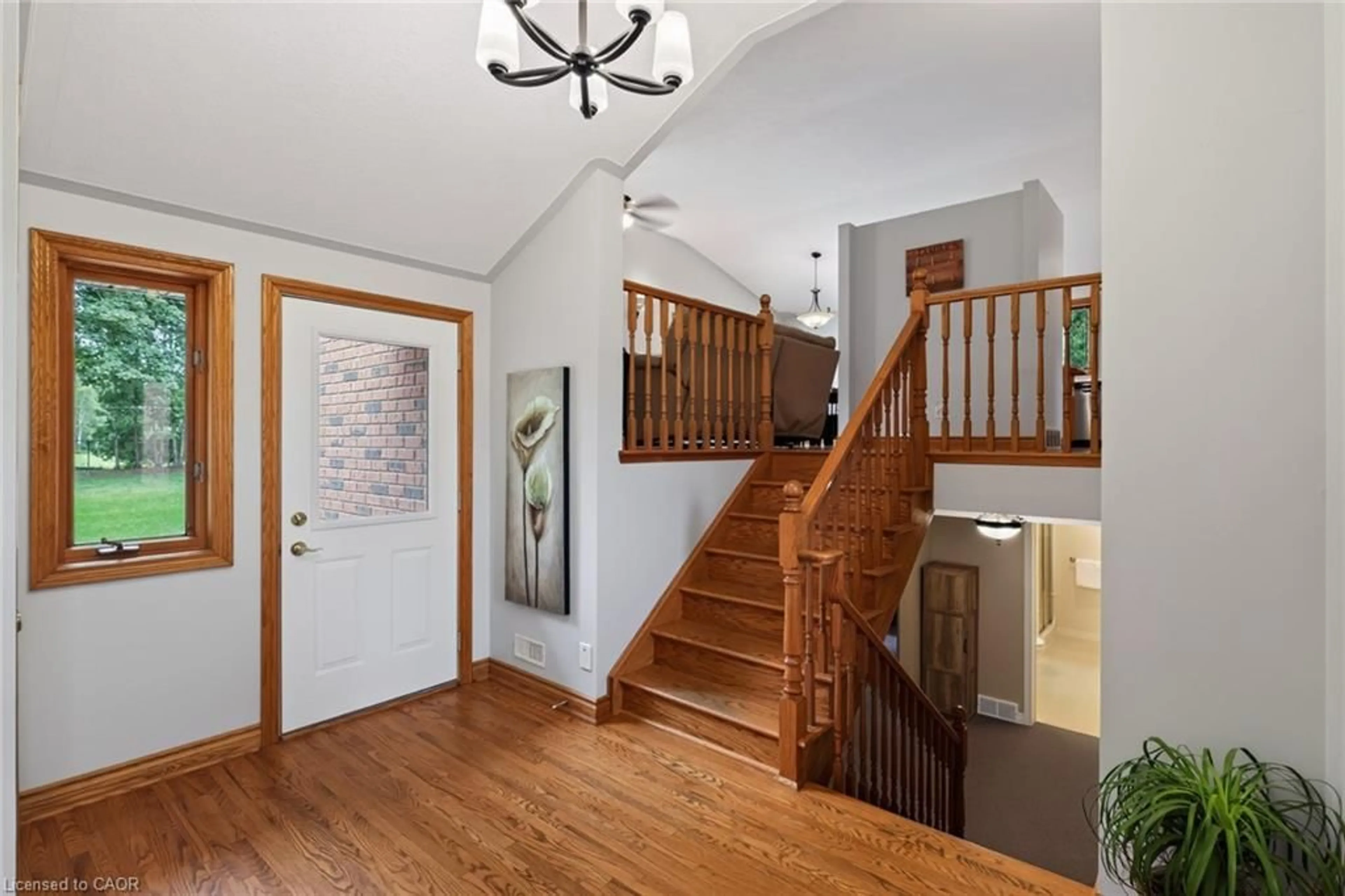 Indoor entryway for 1370 Windham 11 Rd, Lynnville Ontario N0E 2A0