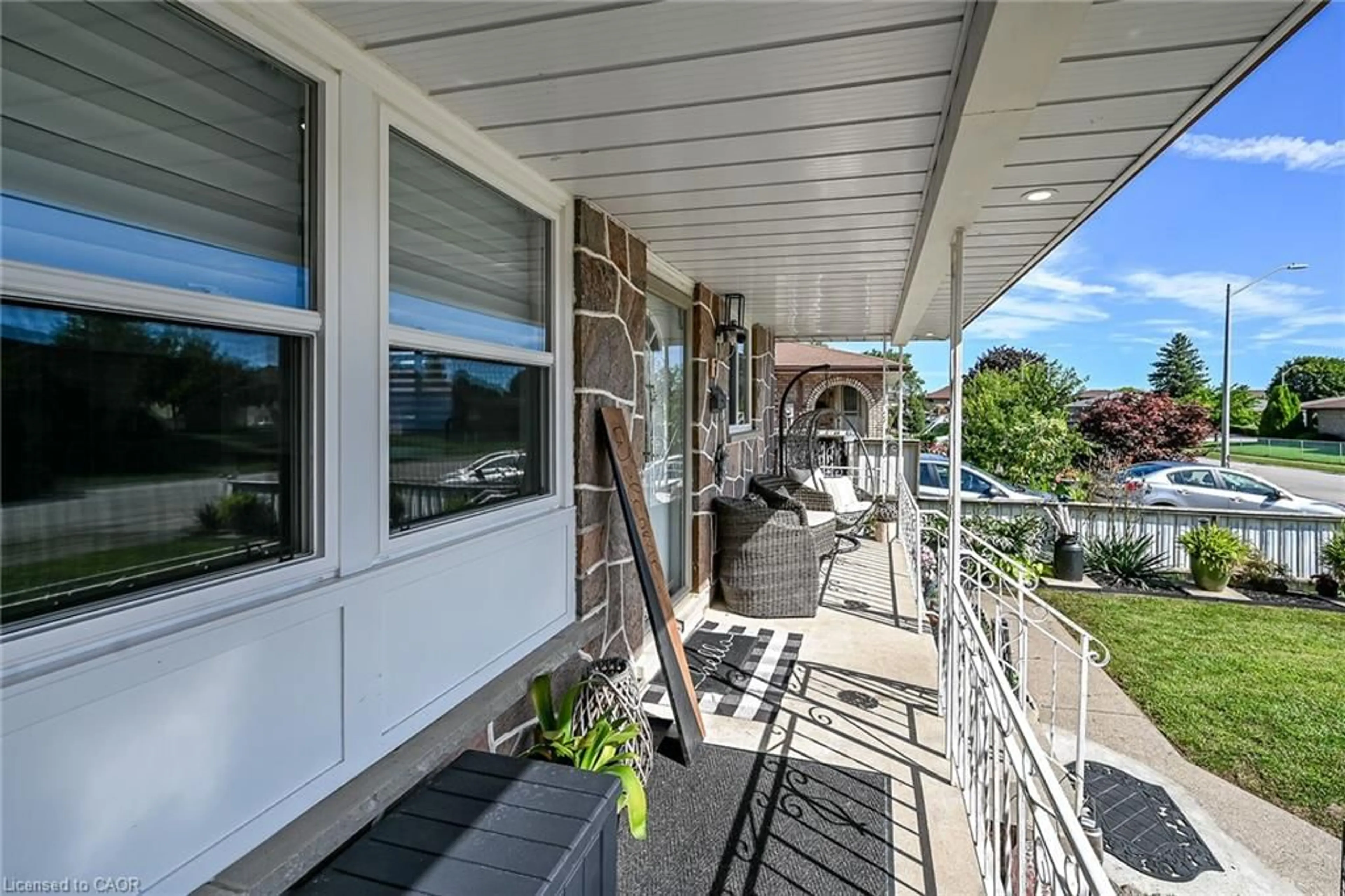 Patio, street for 7 Glen Allen Dr, Stoney Creek Ontario L8G 3A3