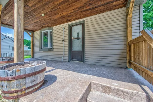84 Franklin St, Kitchener 2