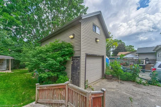84 Franklin St, Kitchener 3