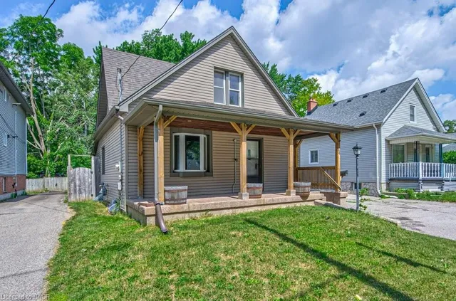 84 Franklin St, Kitchener 5