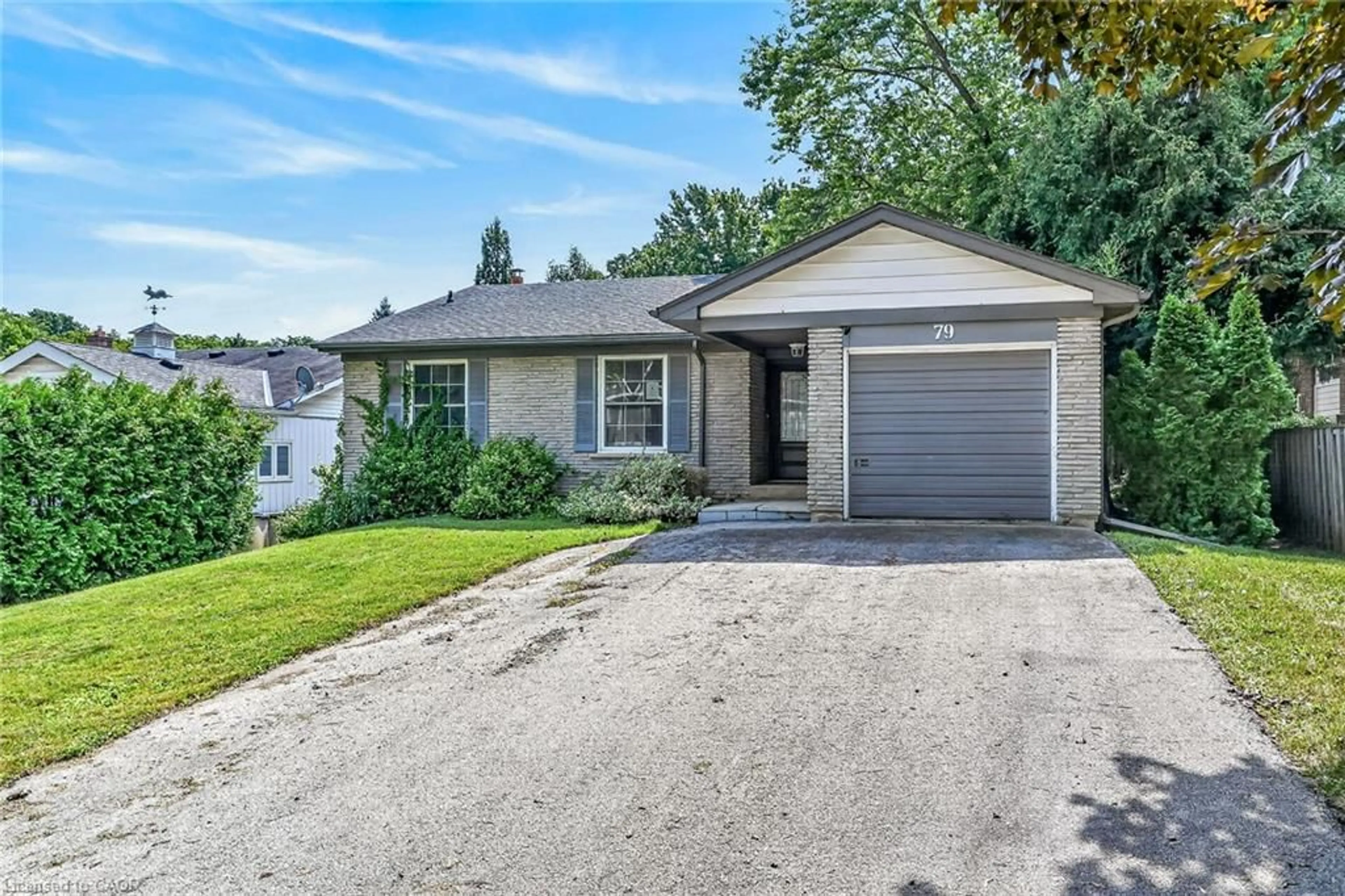 Home with vinyl exterior material, street for 79 Ann St, Dundas Ontario L8W 3M2