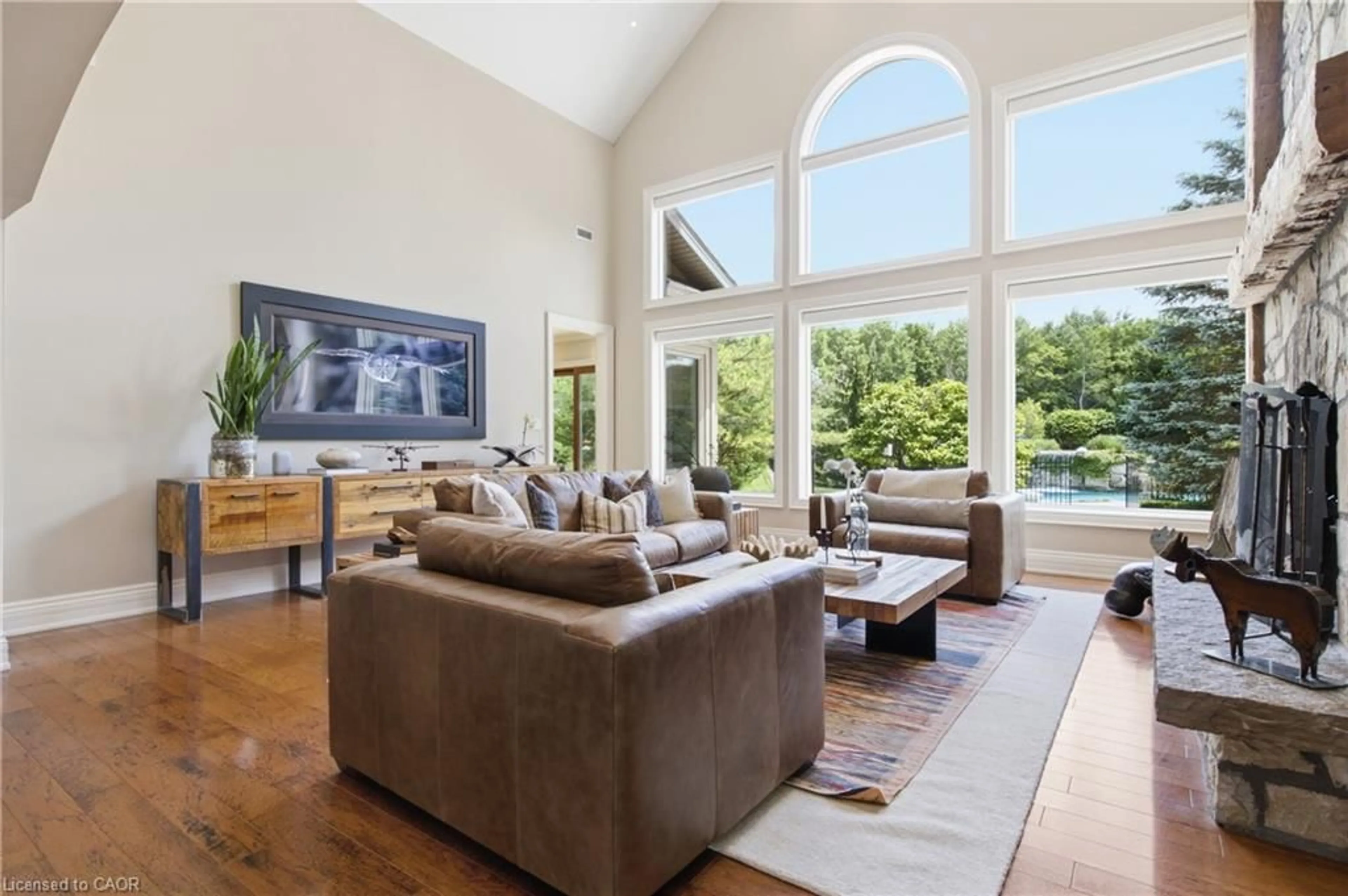 Living room with furniture, unknown for 4529 Sideroad 10, Puslinch Ontario N1H 6J3