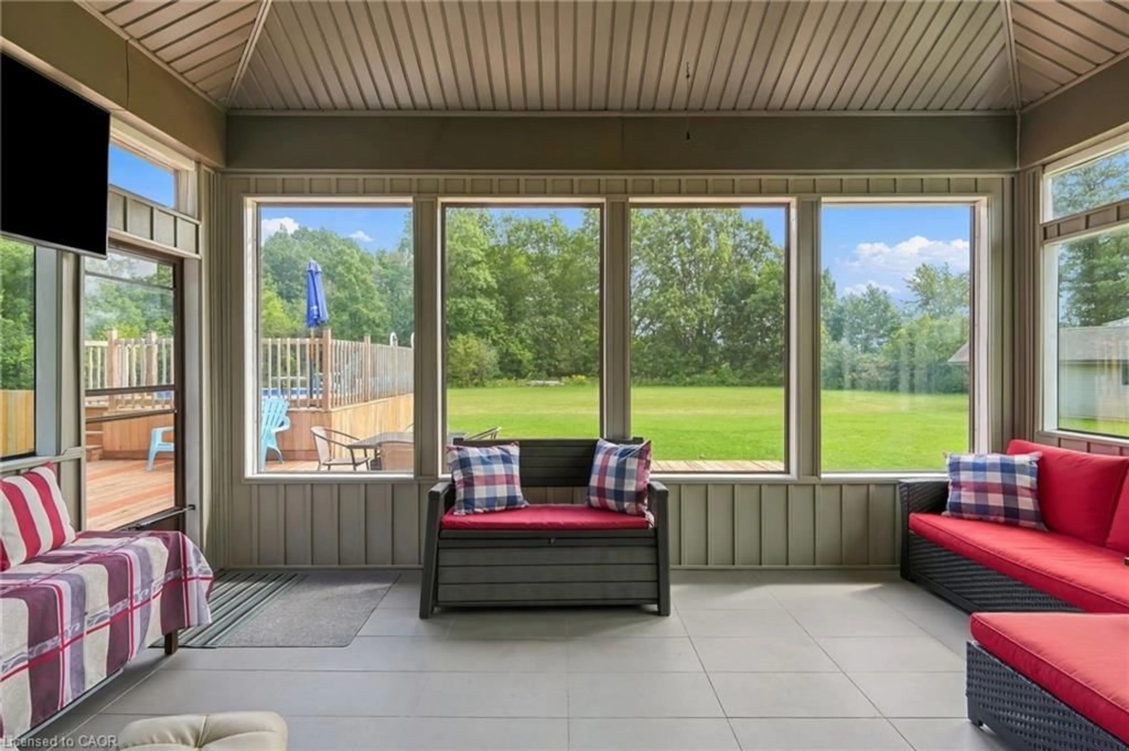 Patio, water/lake/river/ocean view for 3265 Mountain Rd, Beamsville Ontario L0R 1B2