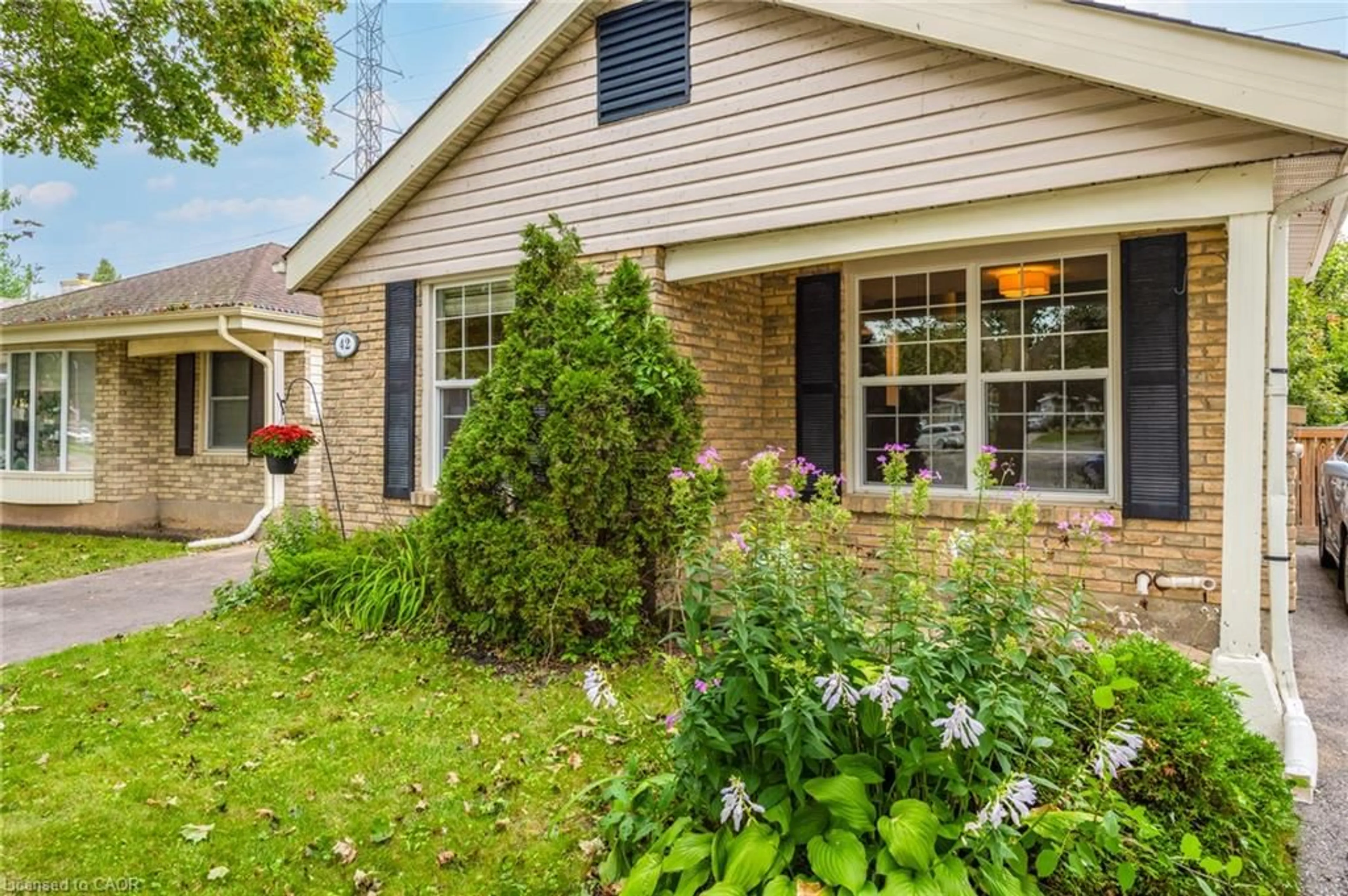Home with brick exterior material, street for 42 Macteith Crt, Cambridge Ontario N1R 7B9