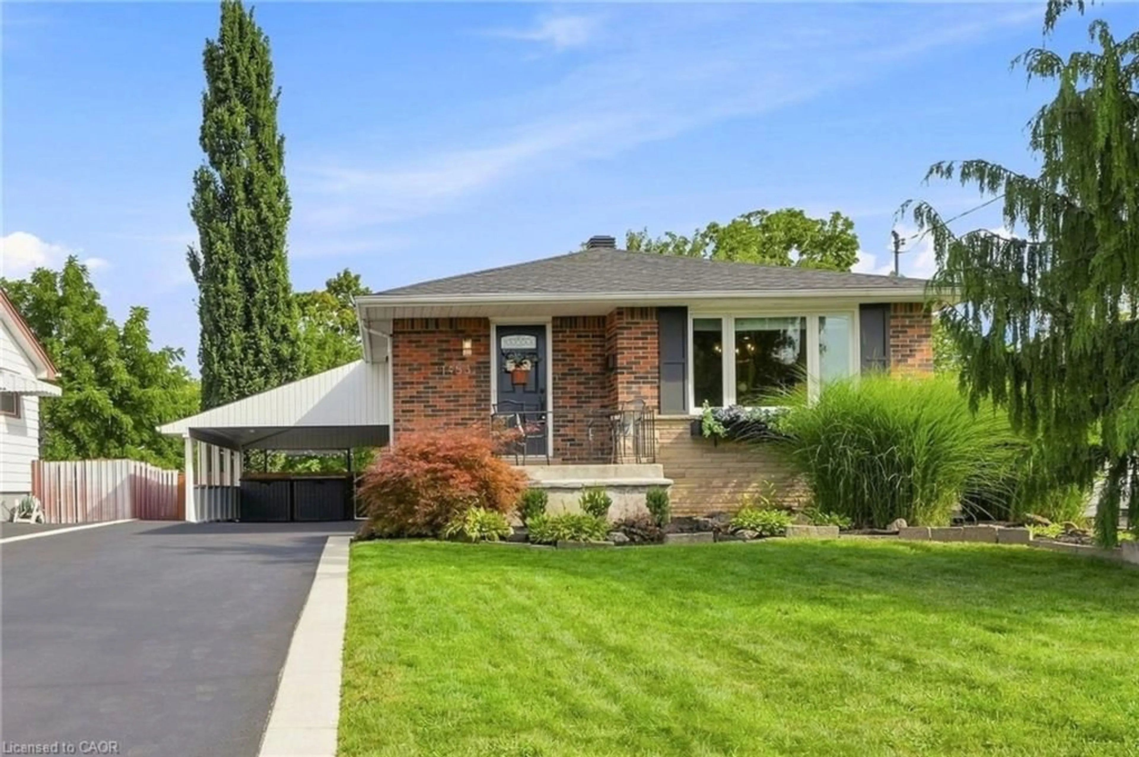 Home with brick exterior material, street for 1453 Mountain Grove Ave, Burlington Ontario L7P 2H4