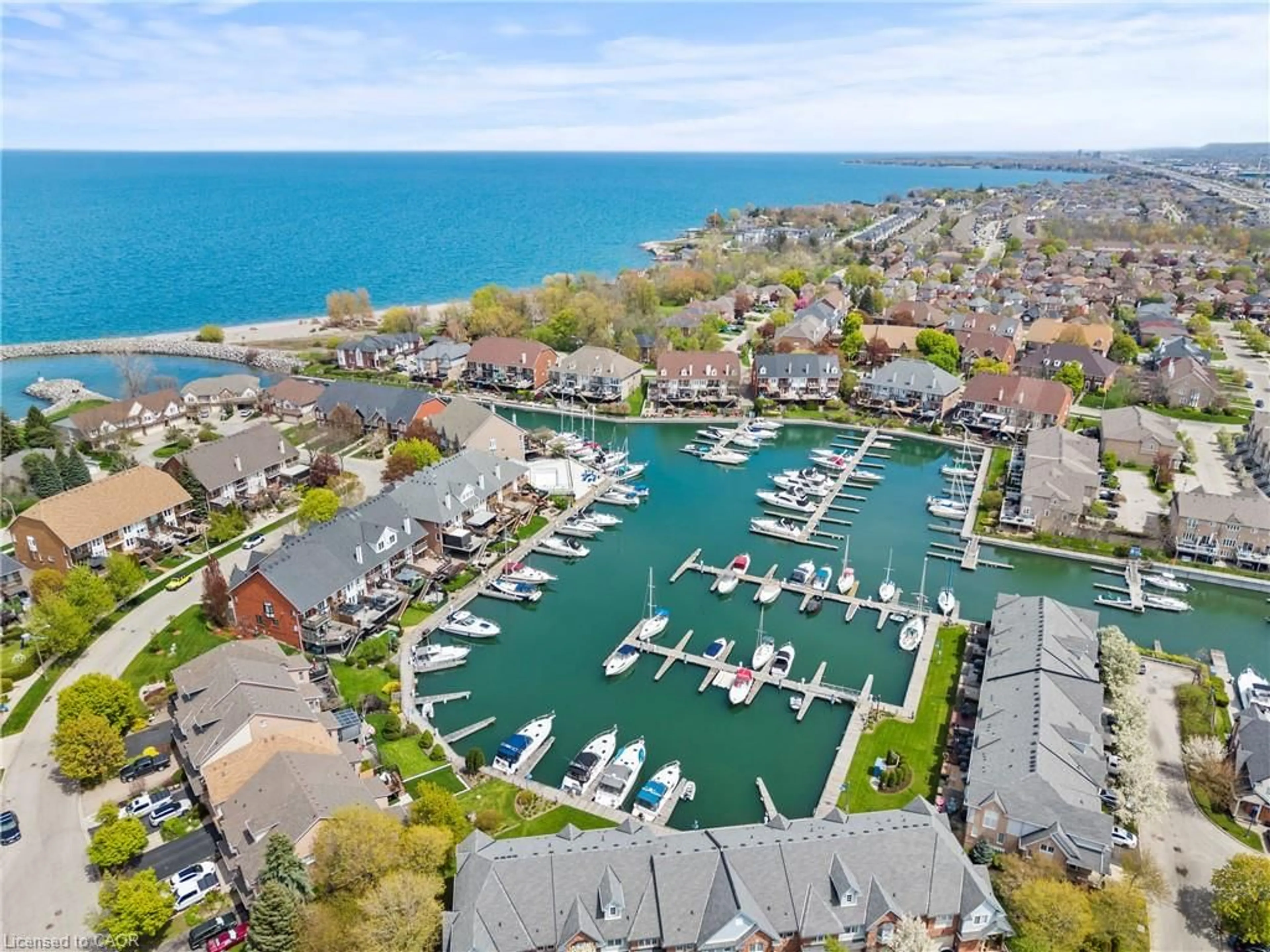 A pic from outside/outdoor area/front of a property/back of a property/a pic from drone, water/lake/river/ocean view for 5 Harbour Dr, Stoney Creek Ontario L8E 4Z4