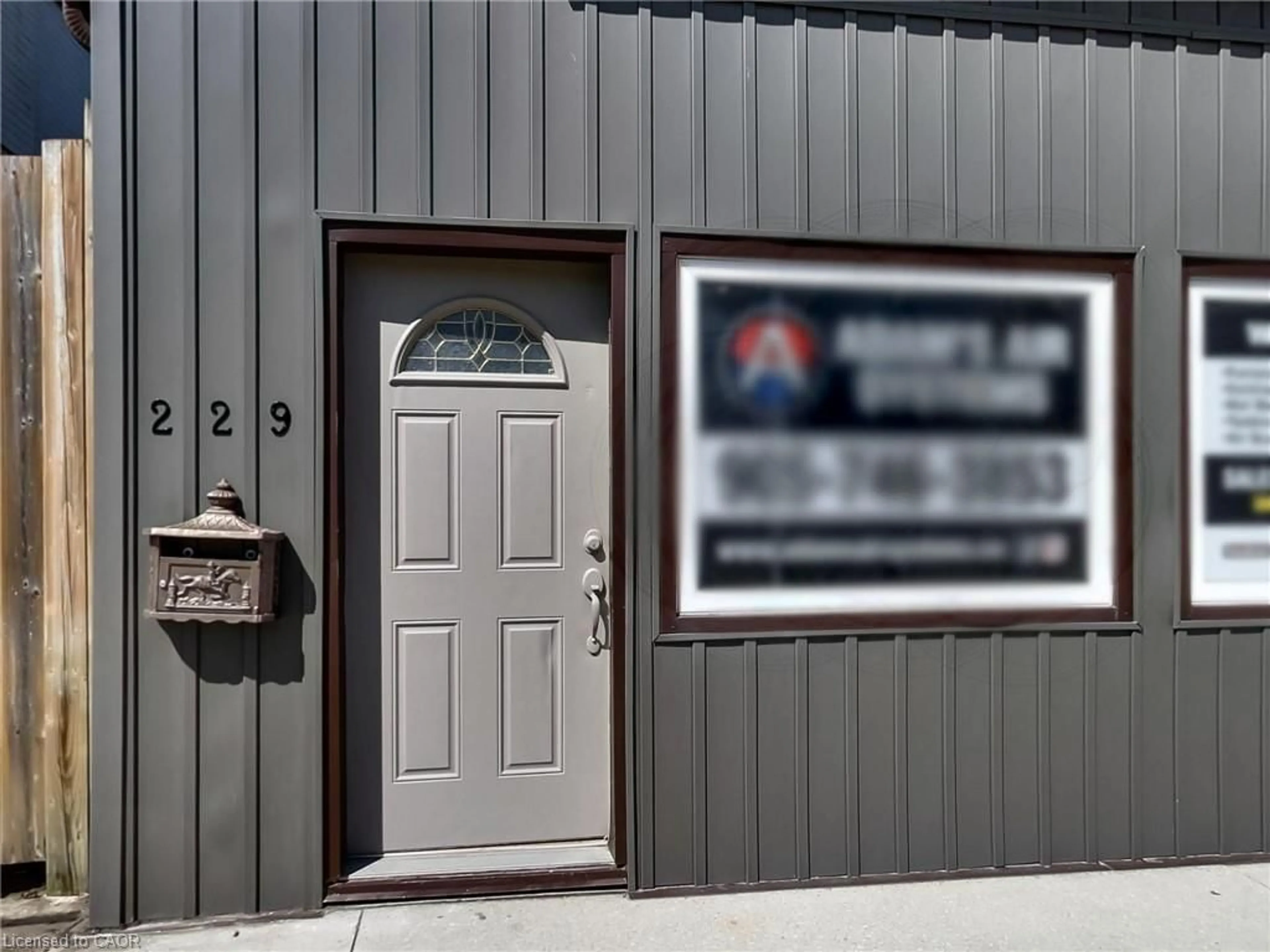 Unknown for 229 Parkdale Ave, Hamilton Ontario L8H 5X4