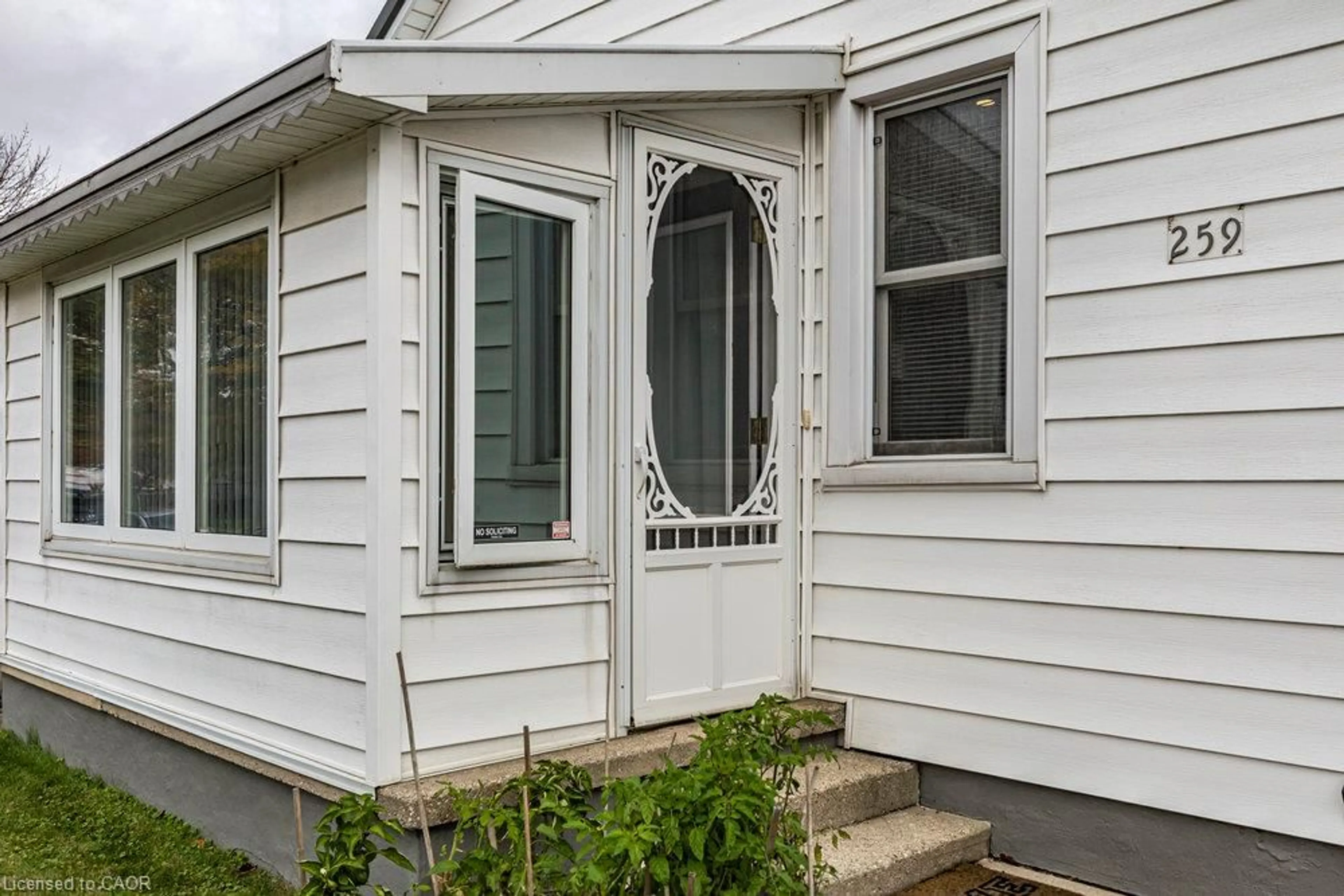Home with vinyl exterior material, street for 259 Metcalfe St, Simcoe Ontario N3Y 3Y1