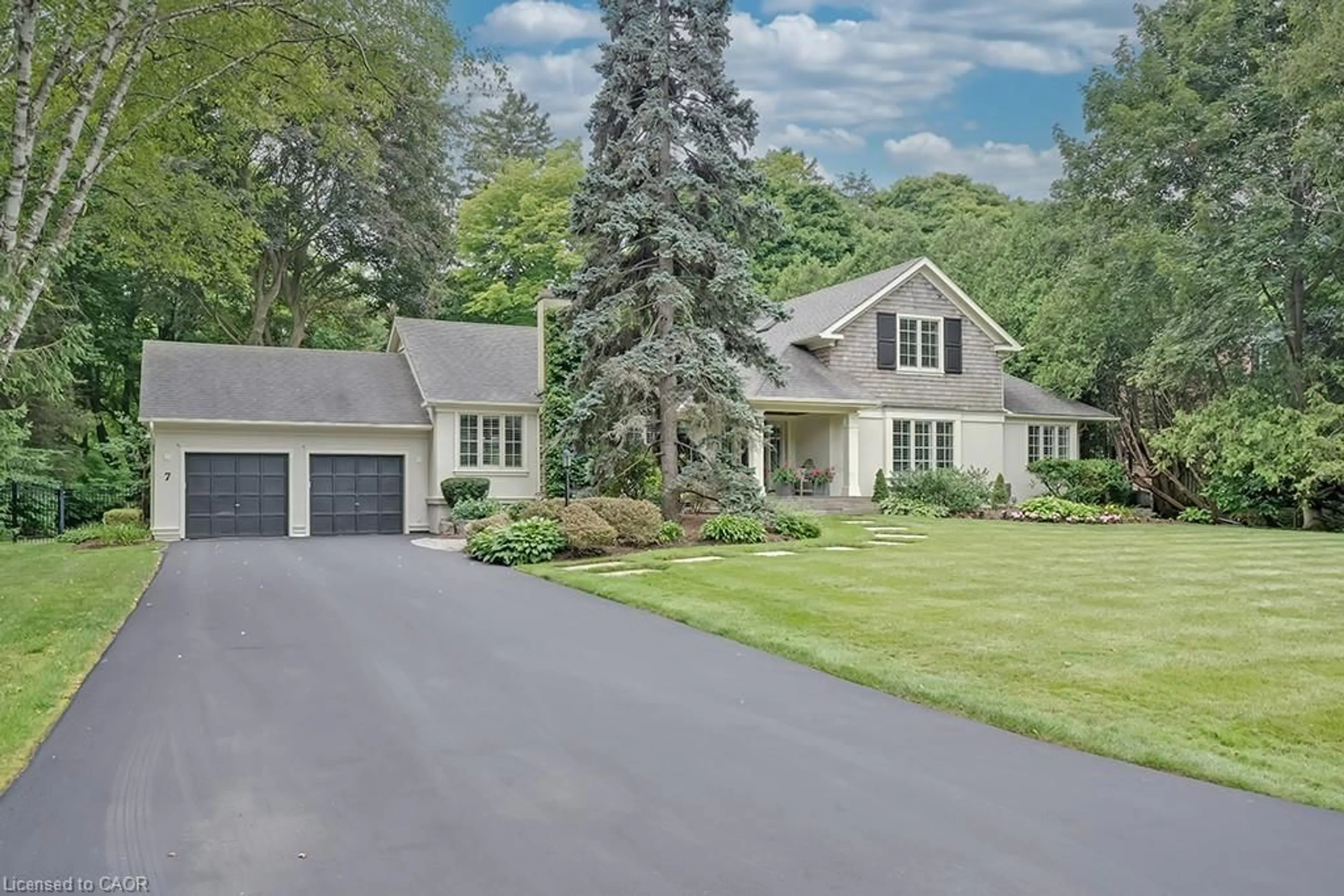 Unknown for 7 Colonial Cres, Oakville Ontario L6J 4K8