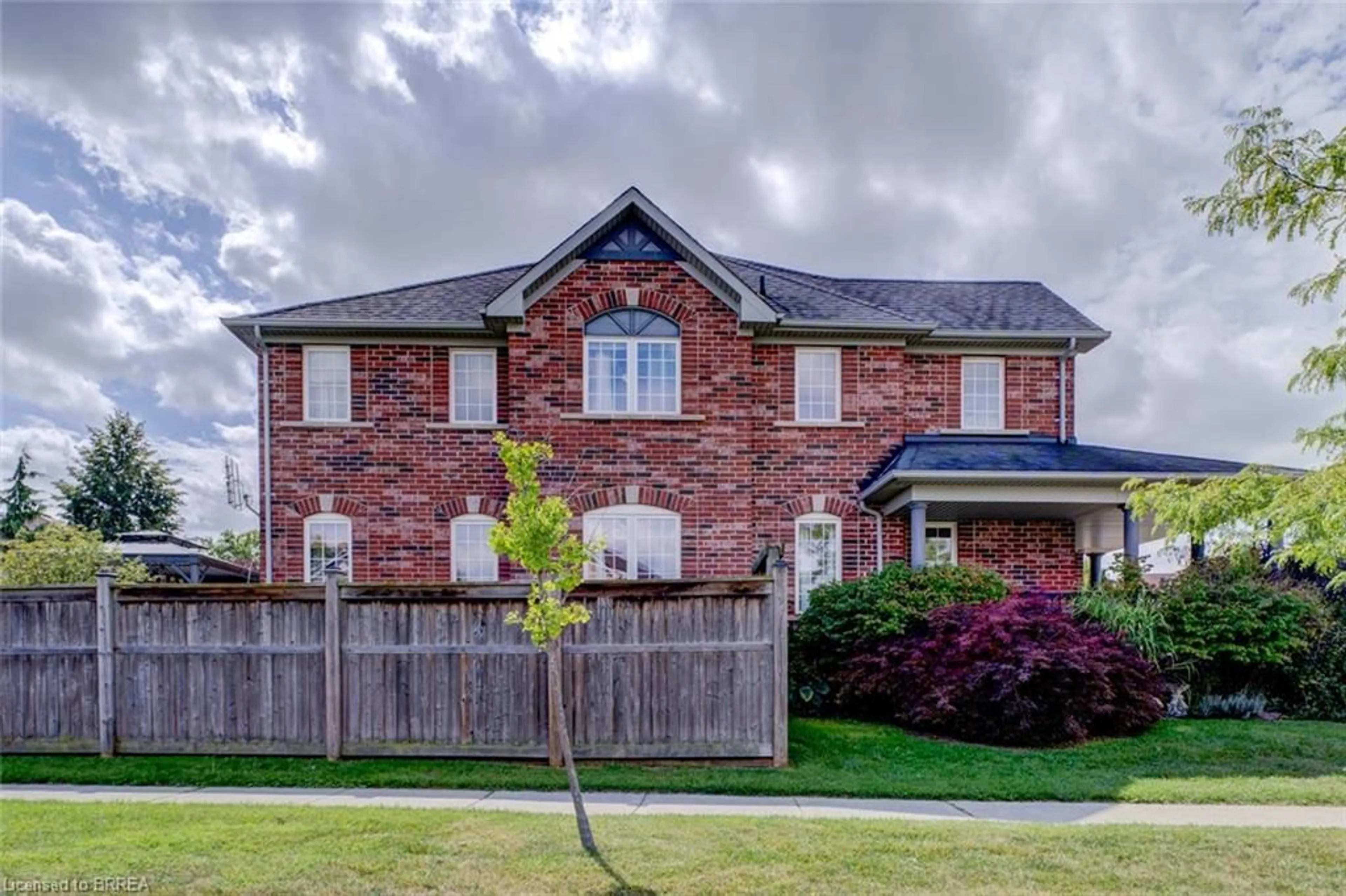 Home with brick exterior material, street for 15 Davidson Crt, Brantford Ontario N3S 0C6